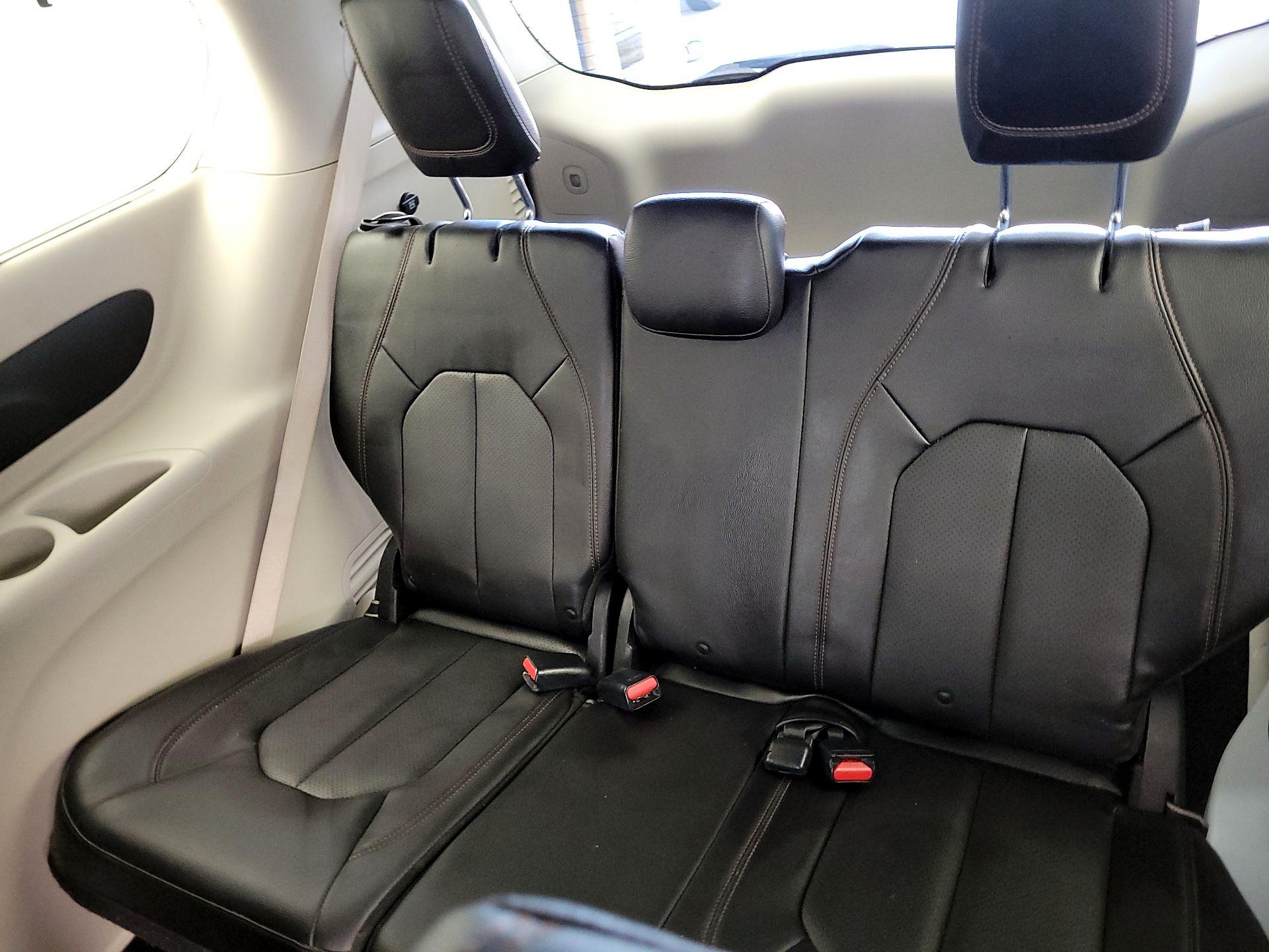 Thumbnail: 2019 Chrysler Pacifica - 19
