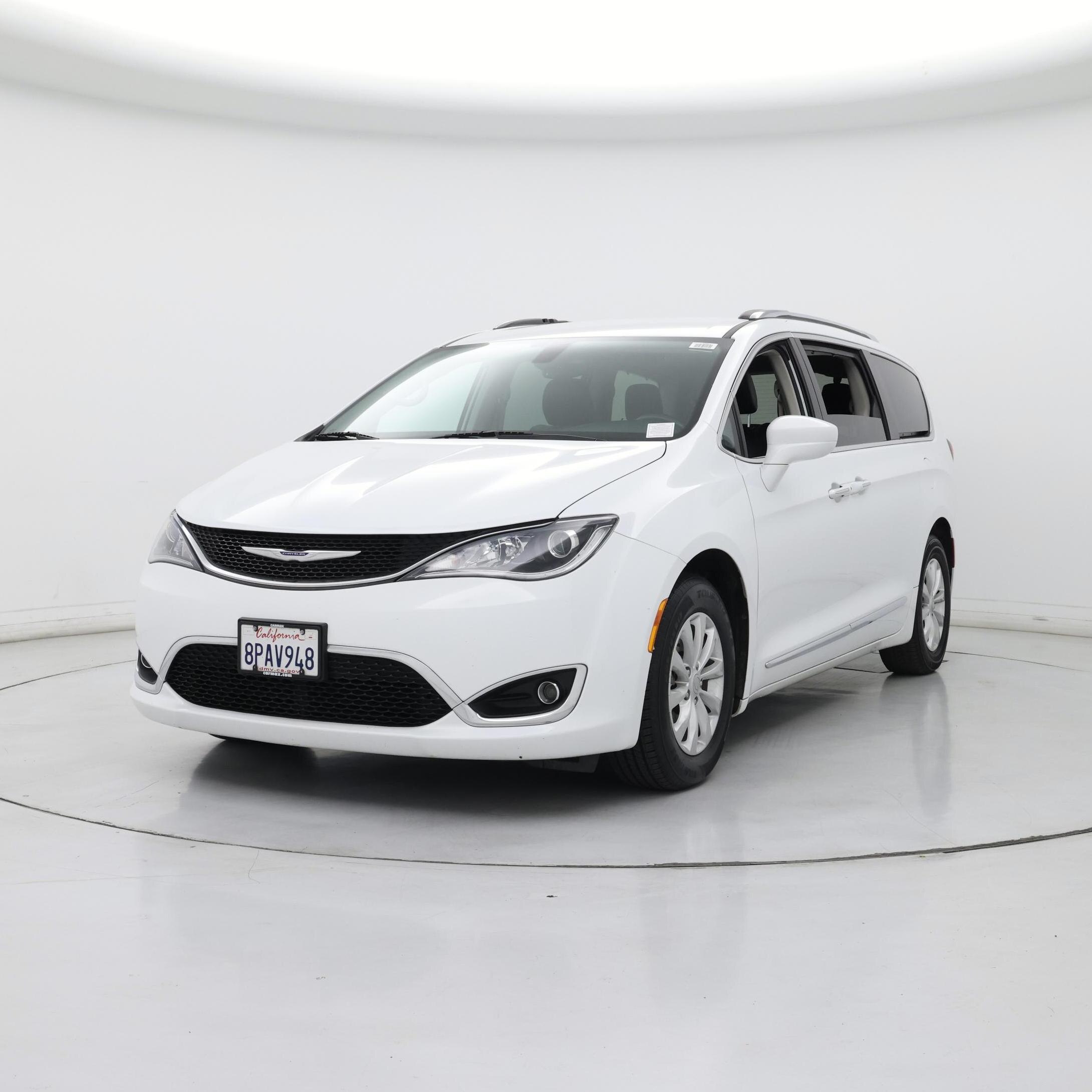 Thumbnail: 2019 Chrysler Pacifica - 4