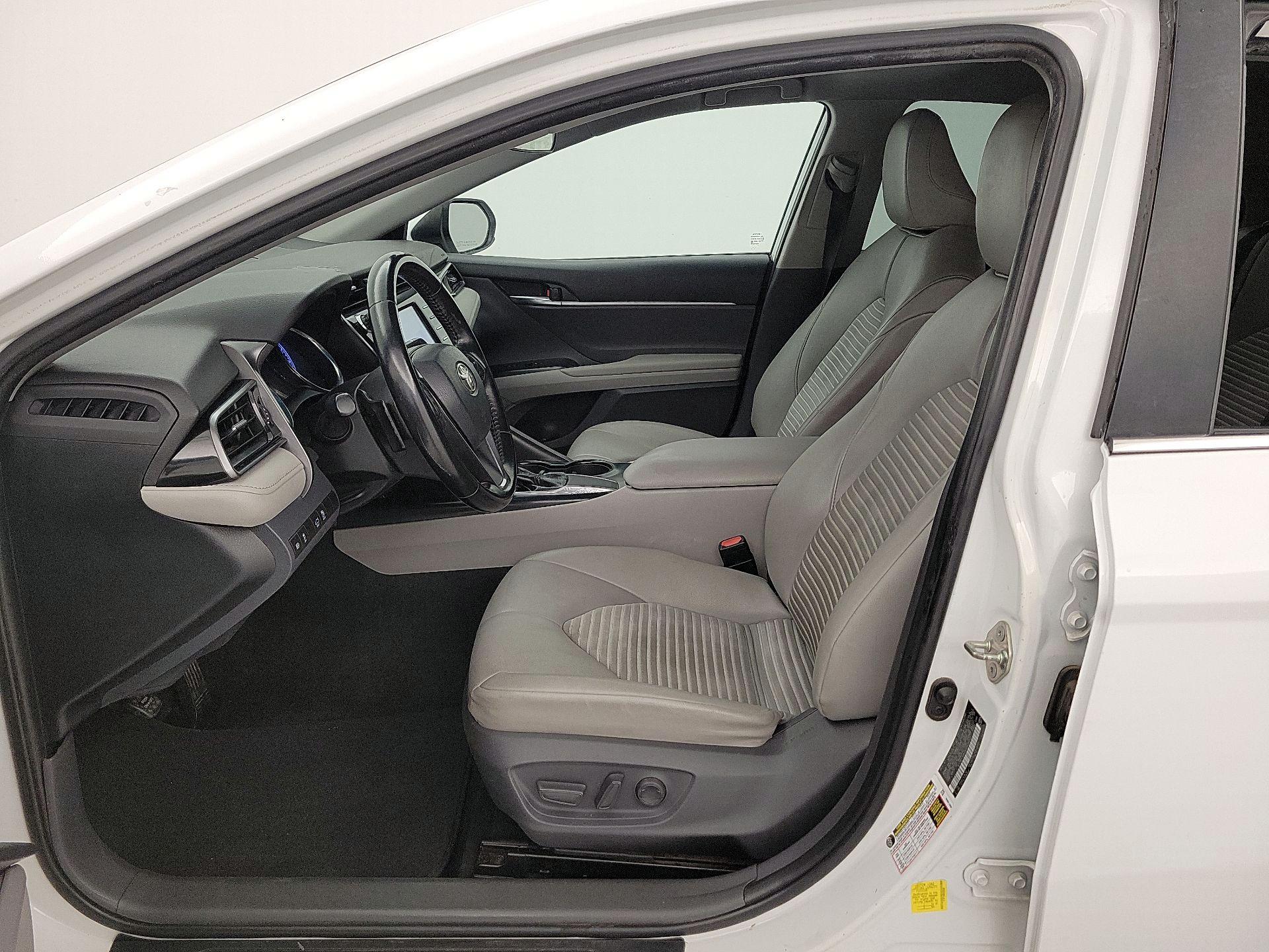 Thumbnail: 2019 Toyota Camry - 11