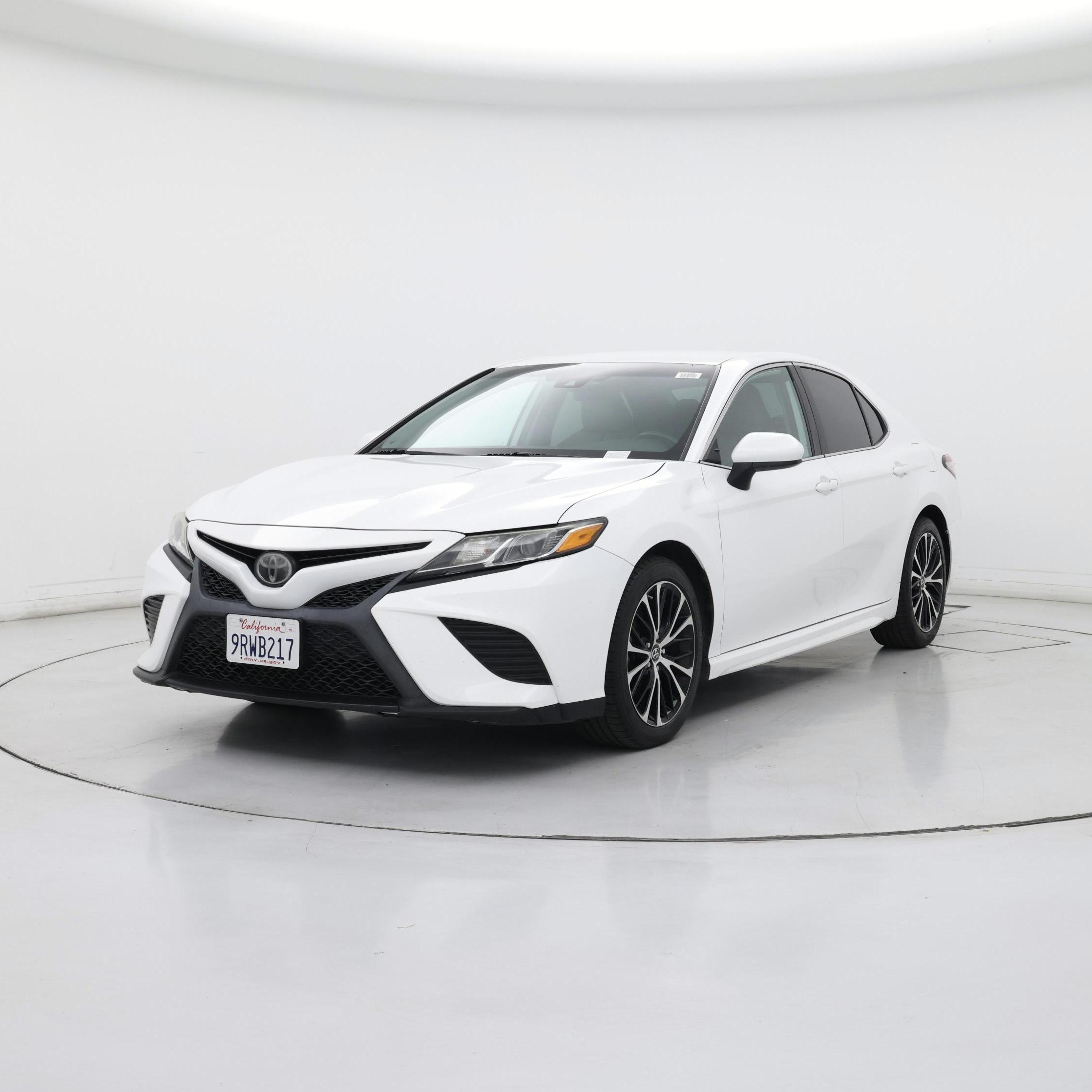 Thumbnail: 2019 Toyota Camry - 4