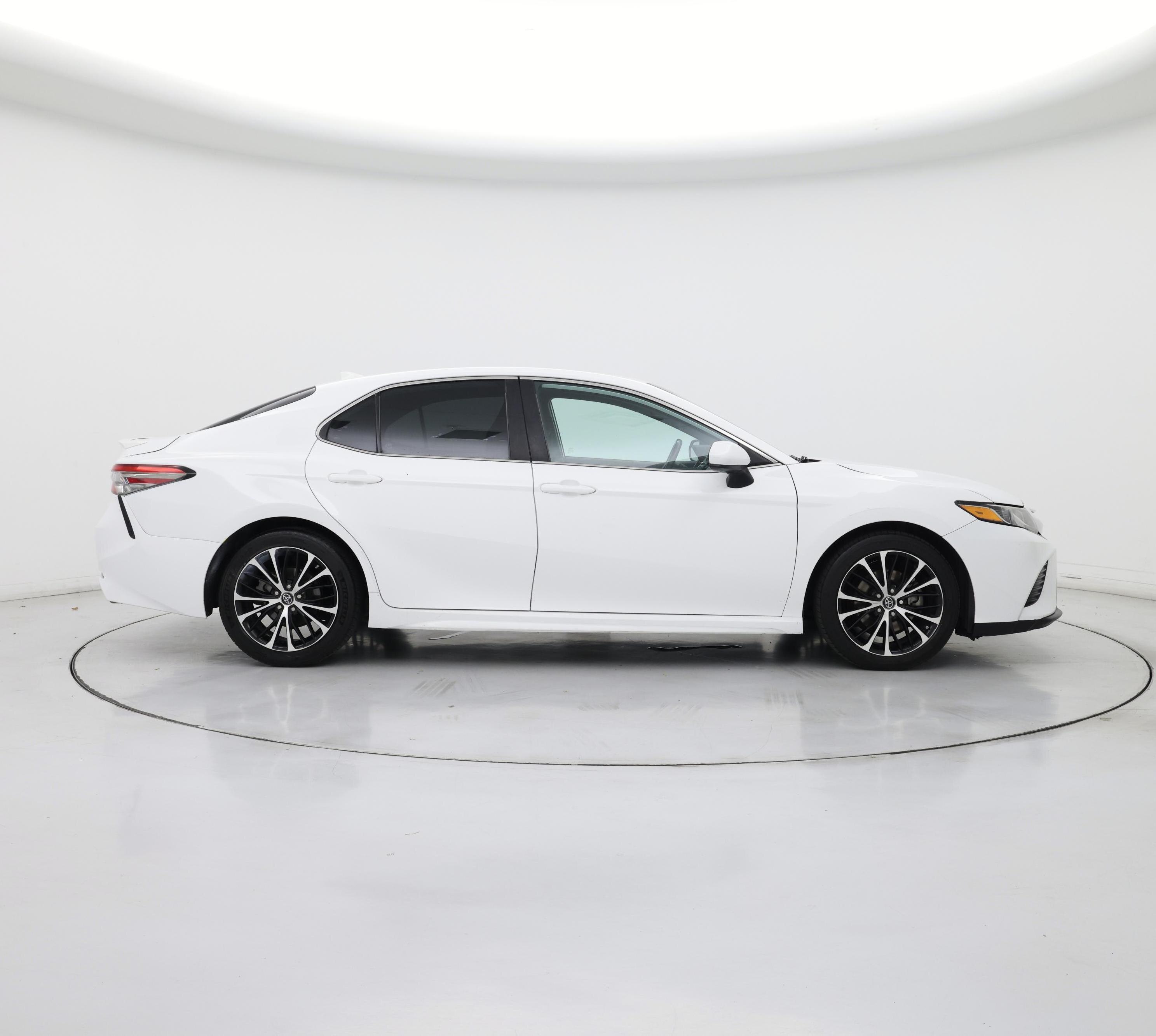 Thumbnail: 2019 Toyota Camry - 7