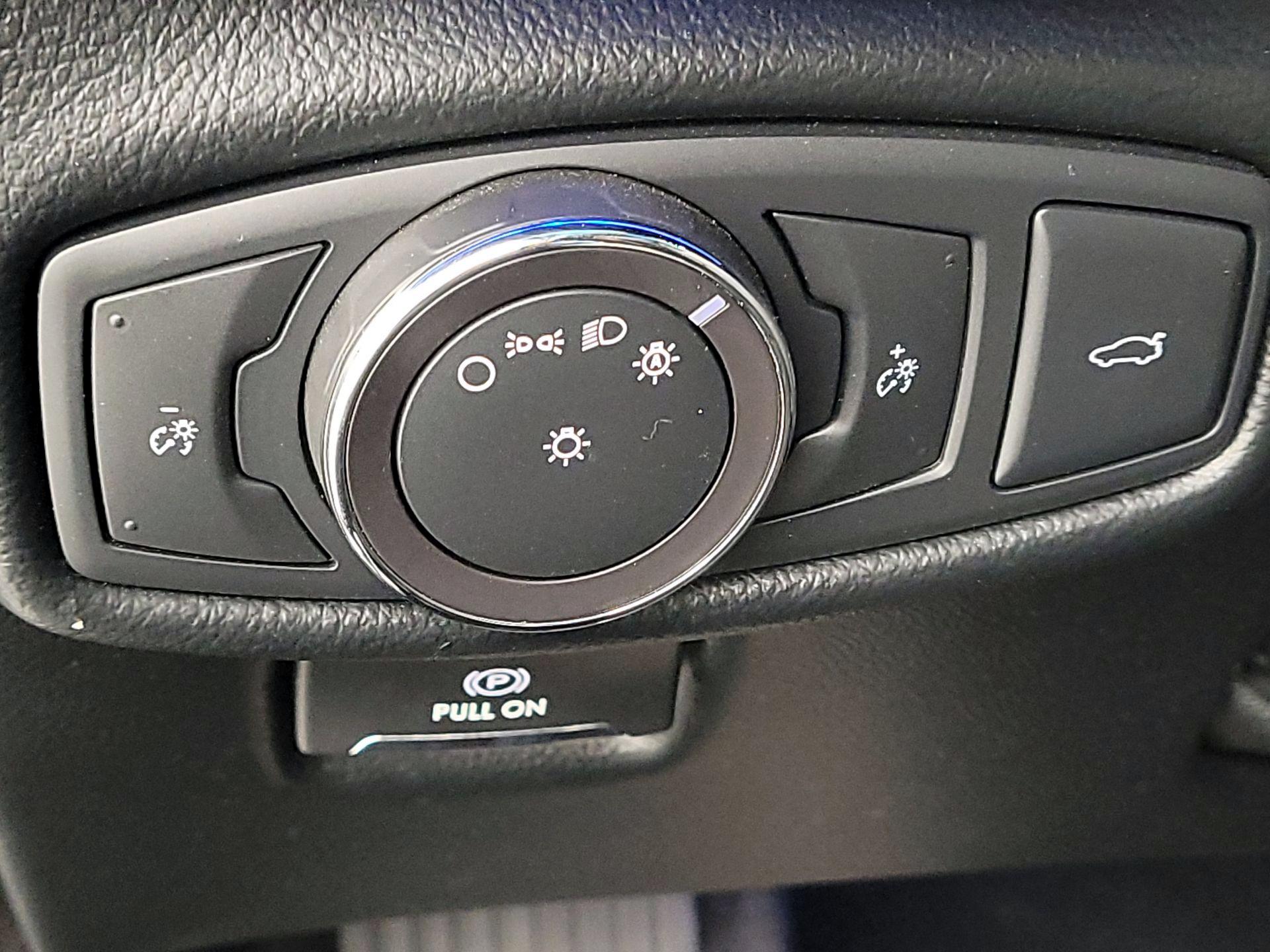 Thumbnail: 2017 Lincoln MKZ - 13