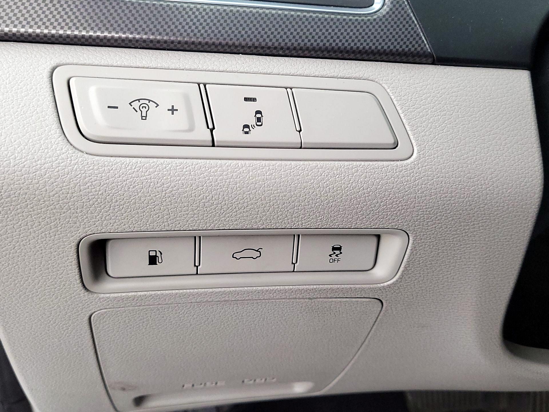 Thumbnail: 2015 Hyundai Sonata - 13