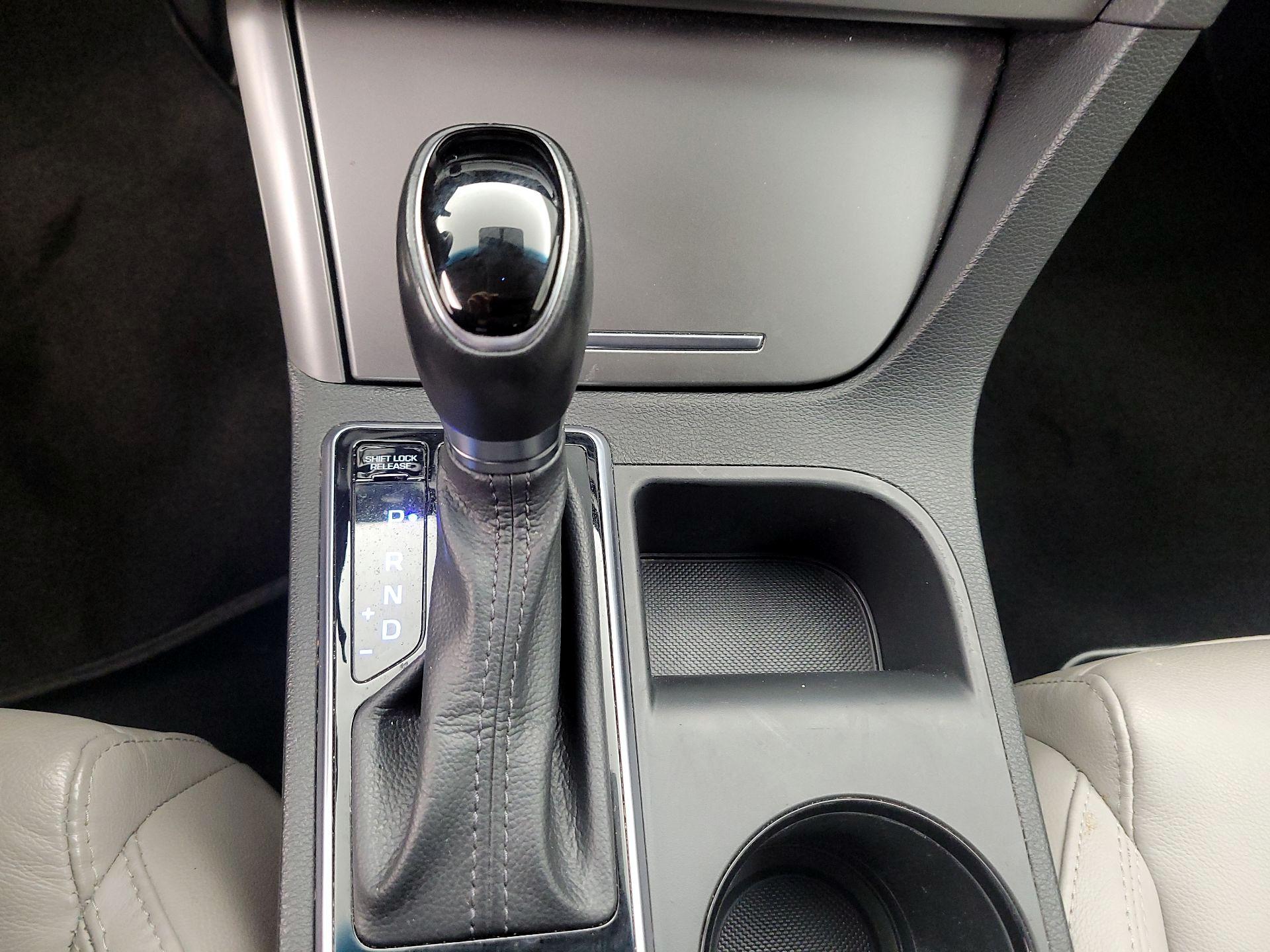 Thumbnail: 2015 Hyundai Sonata - 18