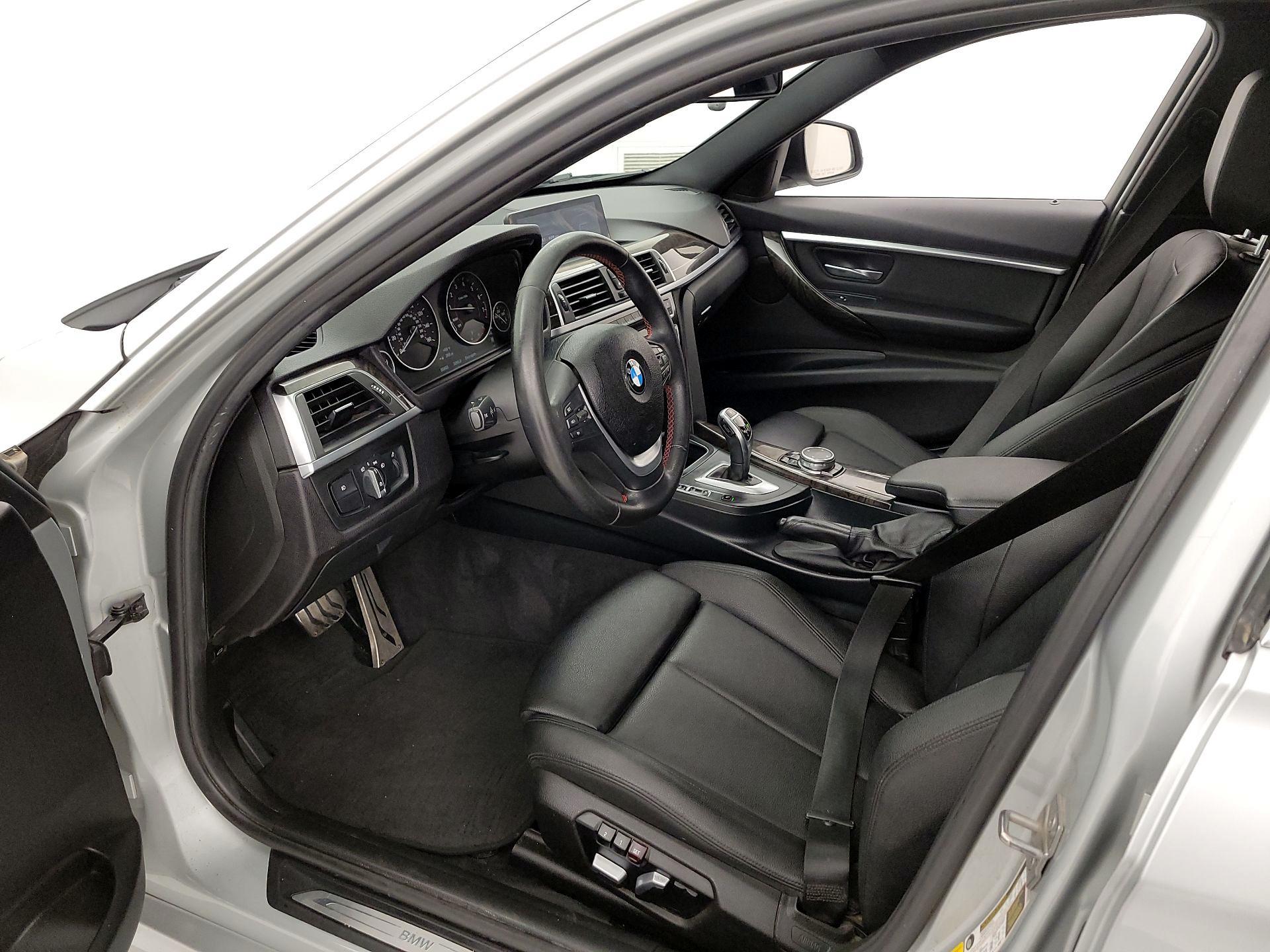Thumbnail: 2017 BMW 3 Series - 11