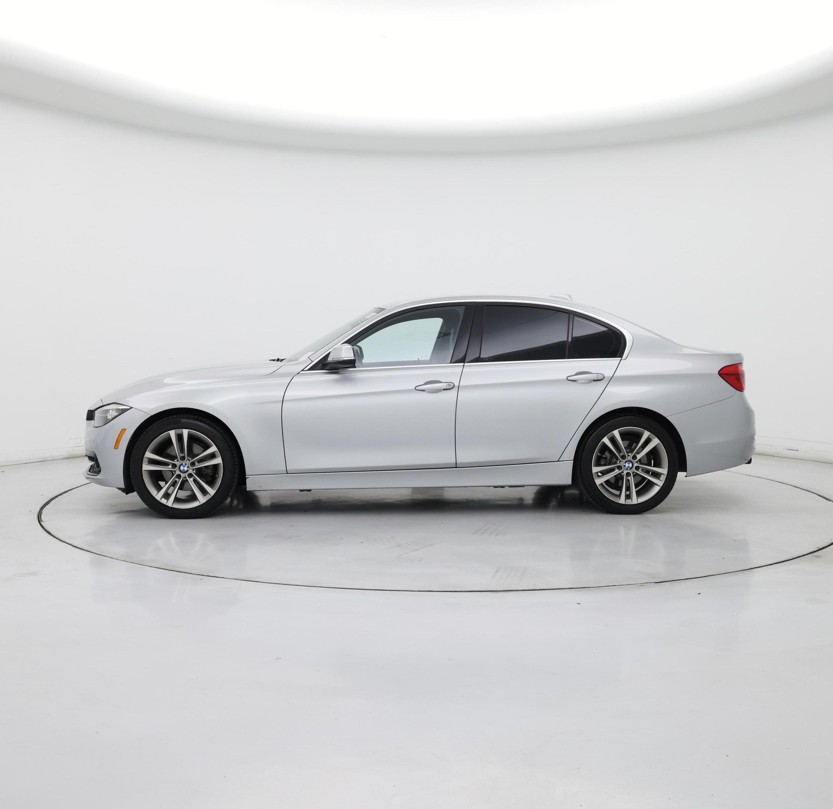 Thumbnail: 2017 BMW 3 Series - 3