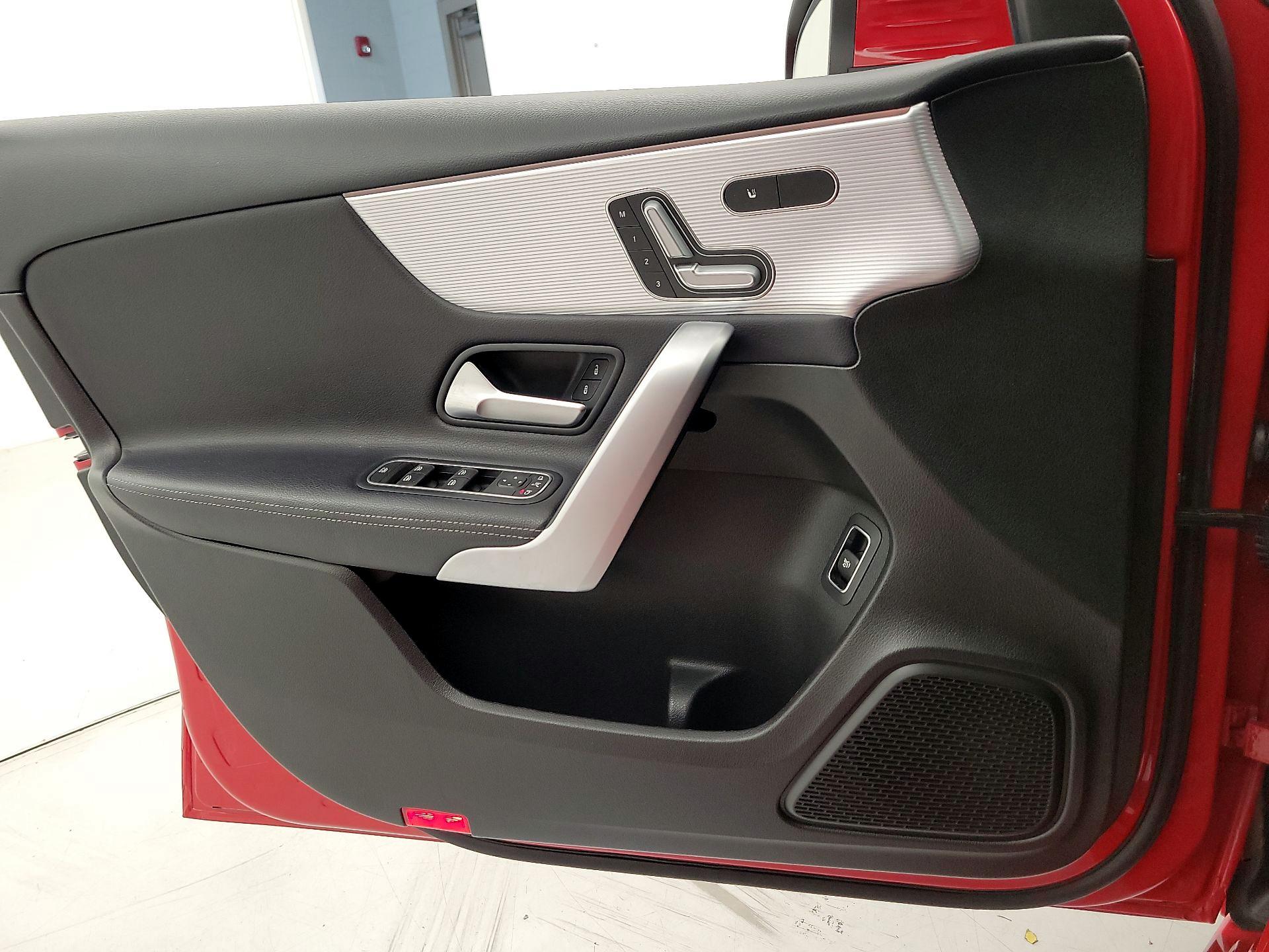 Thumbnail: 2020 Mercedes-Benz A-Class - 12