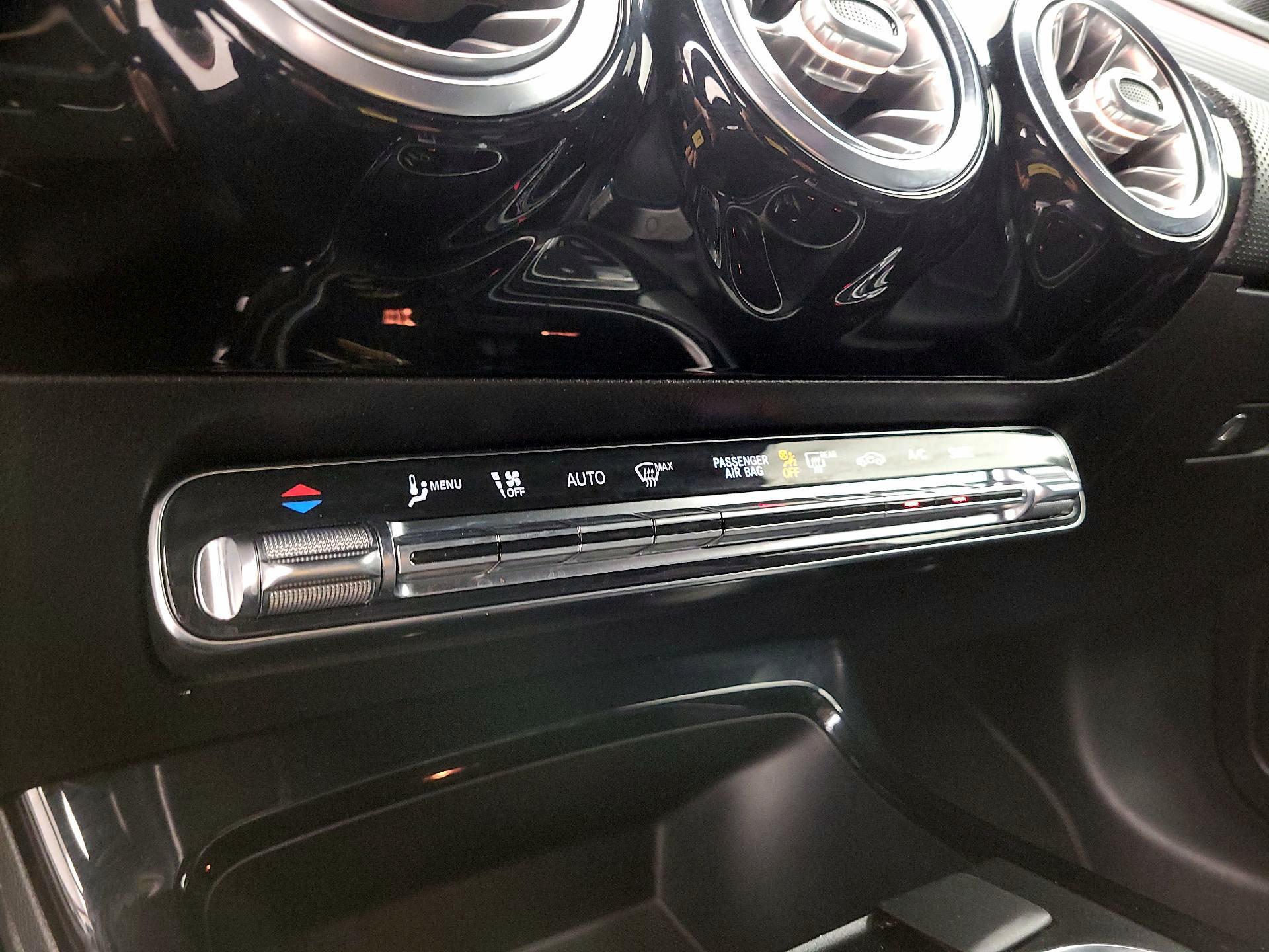Thumbnail: 2020 Mercedes-Benz A-Class - 16