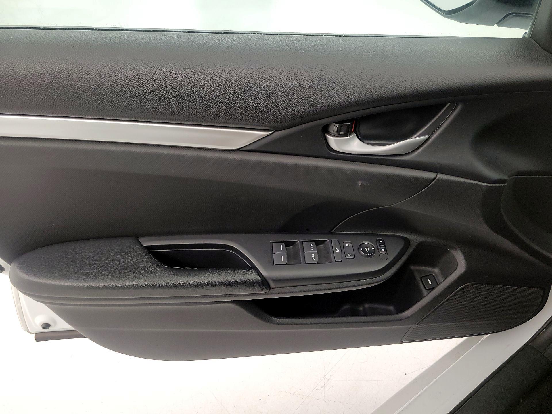 Thumbnail: 2019 Honda Civic - 12