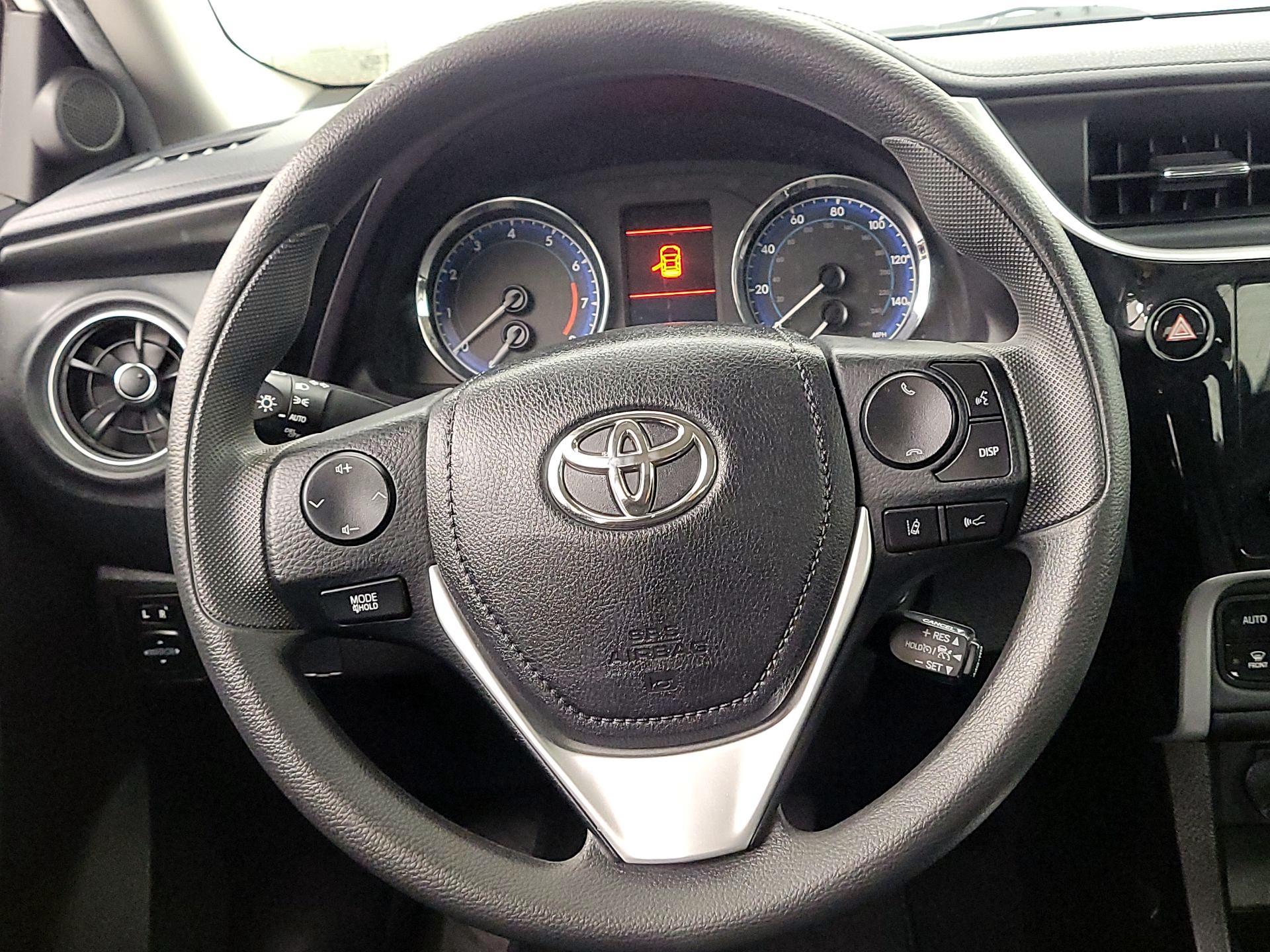 Thumbnail: 2018 Toyota Corolla - 10