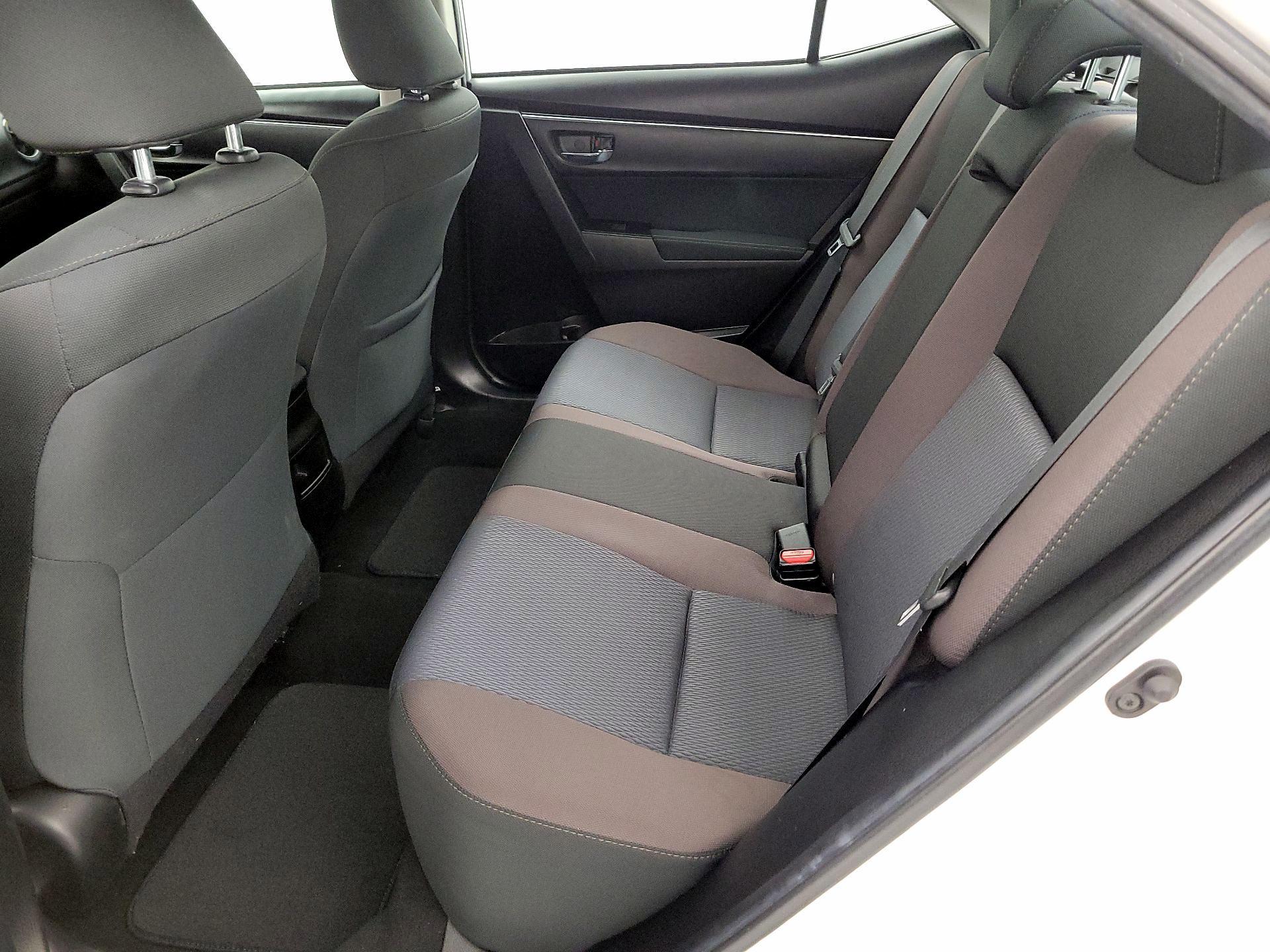 Thumbnail: 2018 Toyota Corolla - 18
