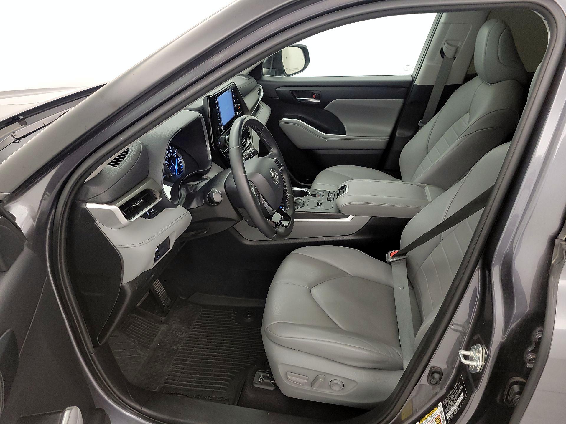 Thumbnail: 2021 Toyota Highlander - 11