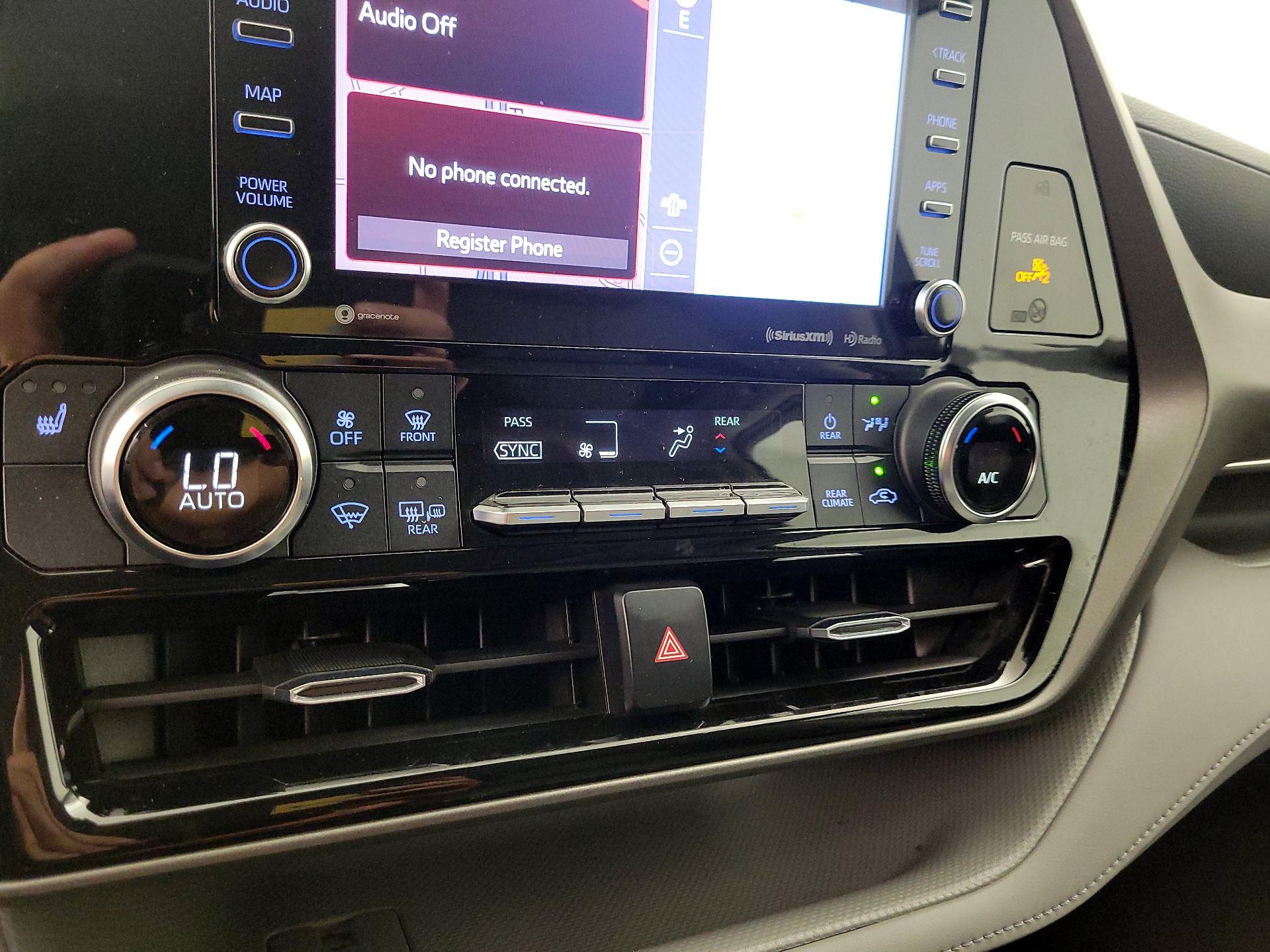 Thumbnail: 2021 Toyota Highlander - 17
