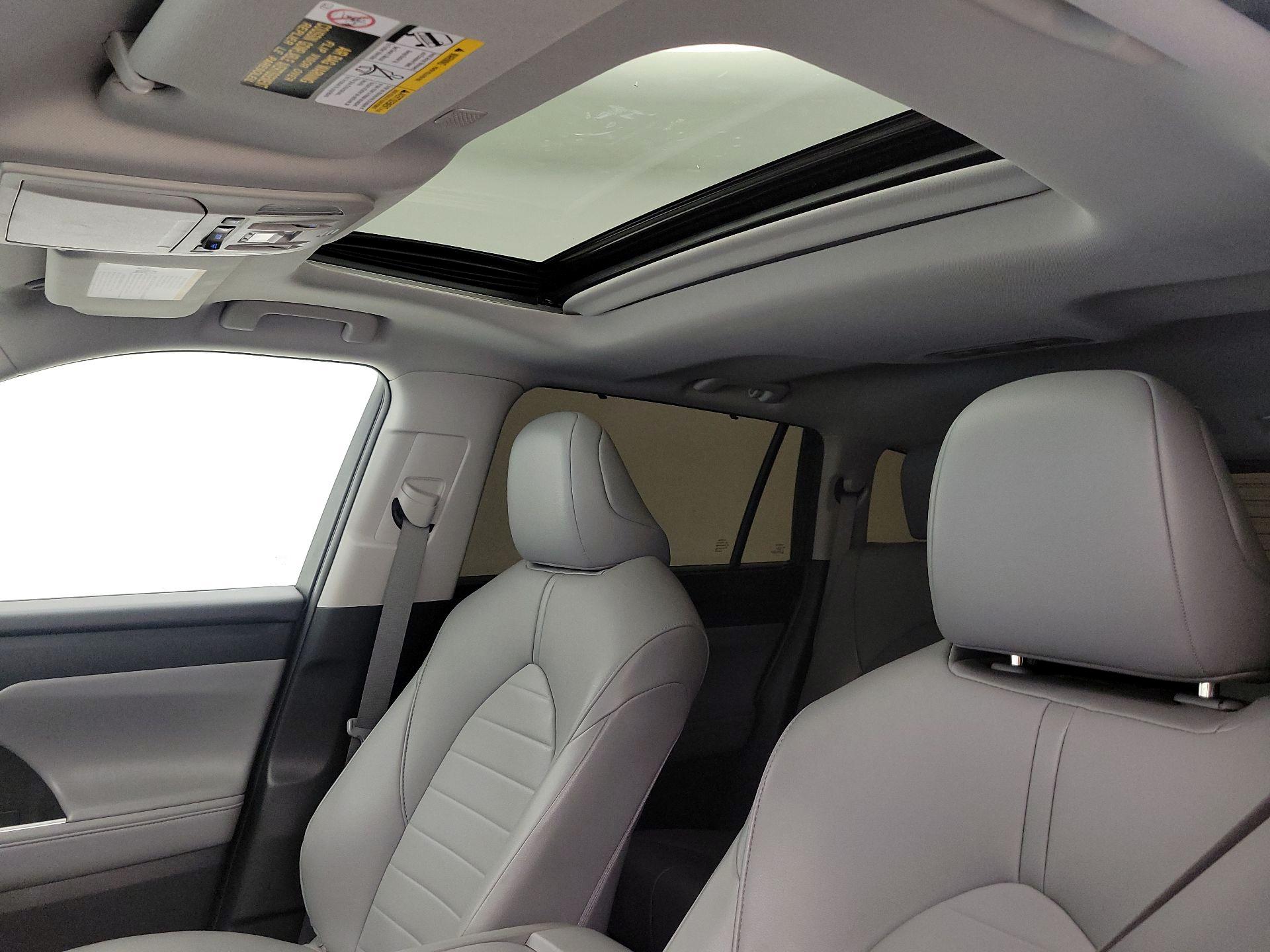 Thumbnail: 2021 Toyota Highlander - 20