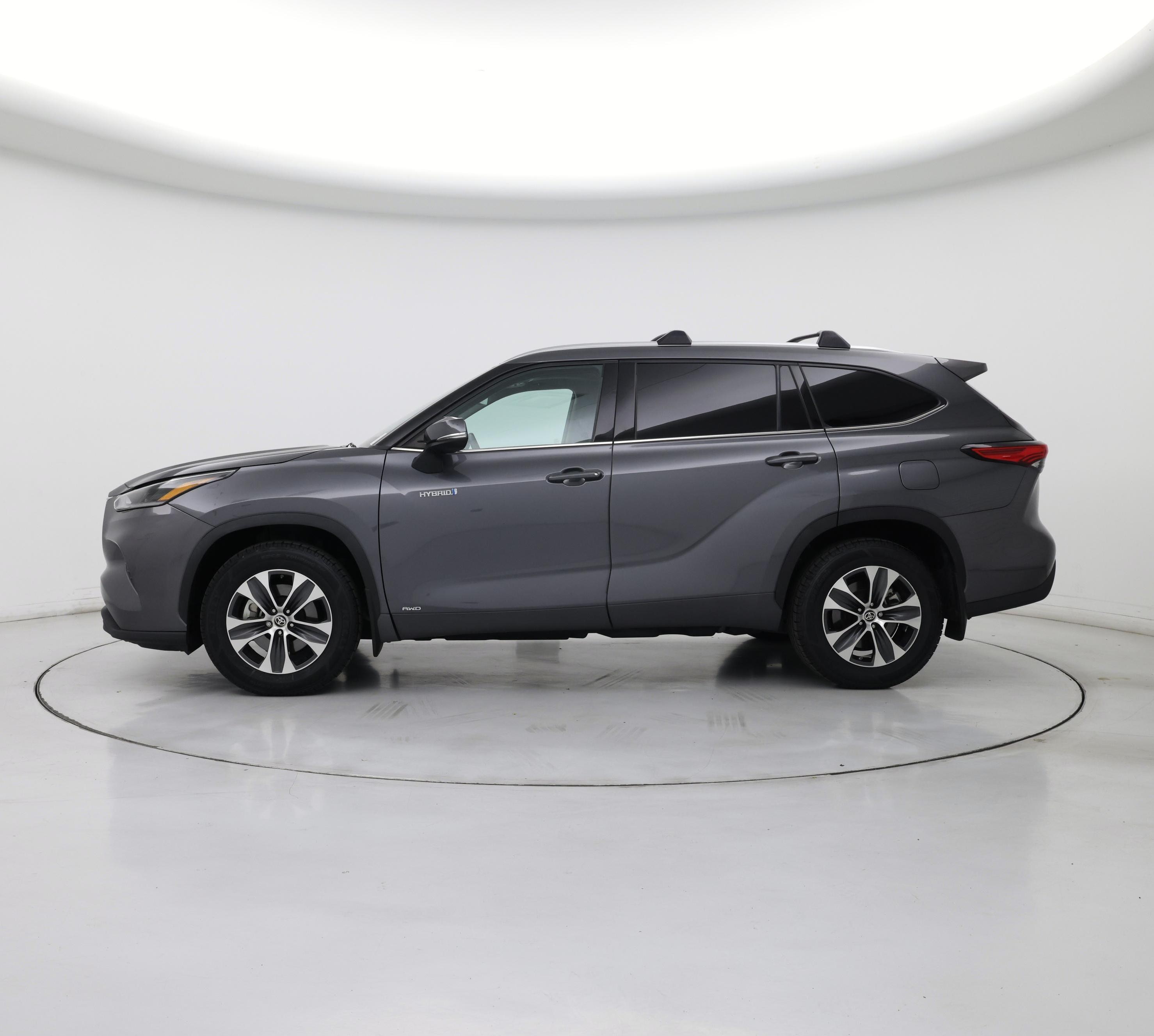 Thumbnail: 2021 Toyota Highlander - 3