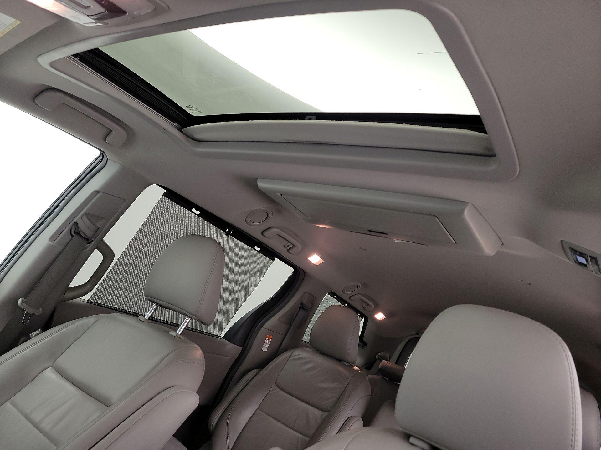 Thumbnail: 2017 Toyota Sienna - 20