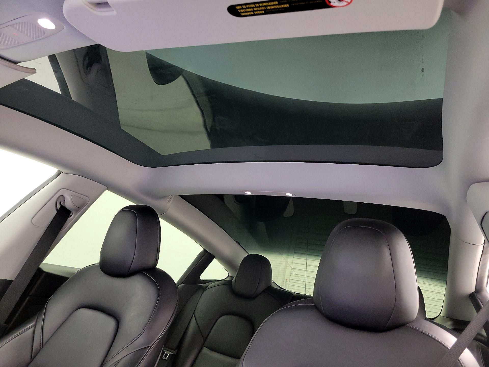 Thumbnail: 2022 Tesla Model 3 - 18