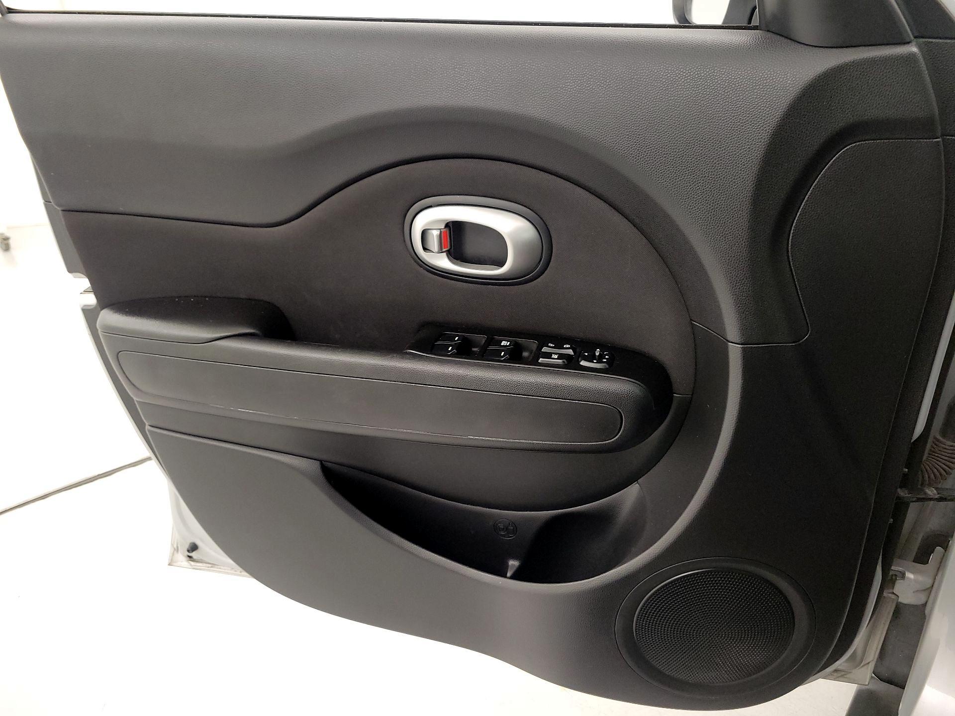 Thumbnail: 2016 Kia Soul - 12