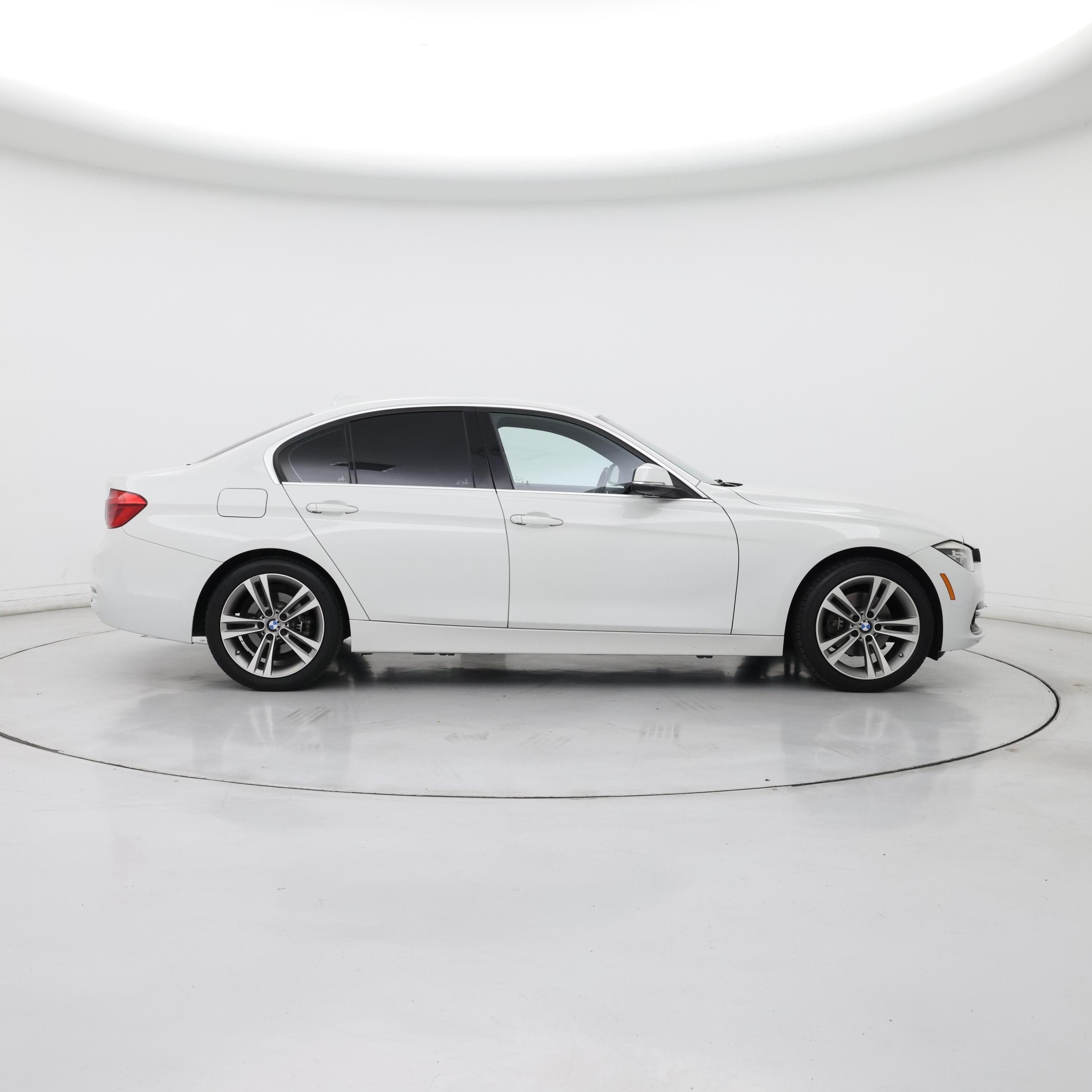 Thumbnail: 2018 BMW 3 Series - 7