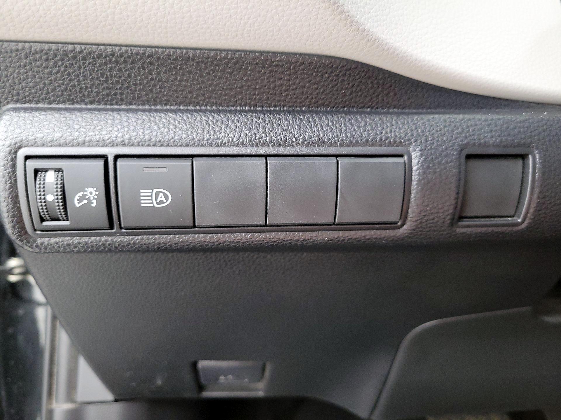 Thumbnail: 2022 Toyota Corolla - 13