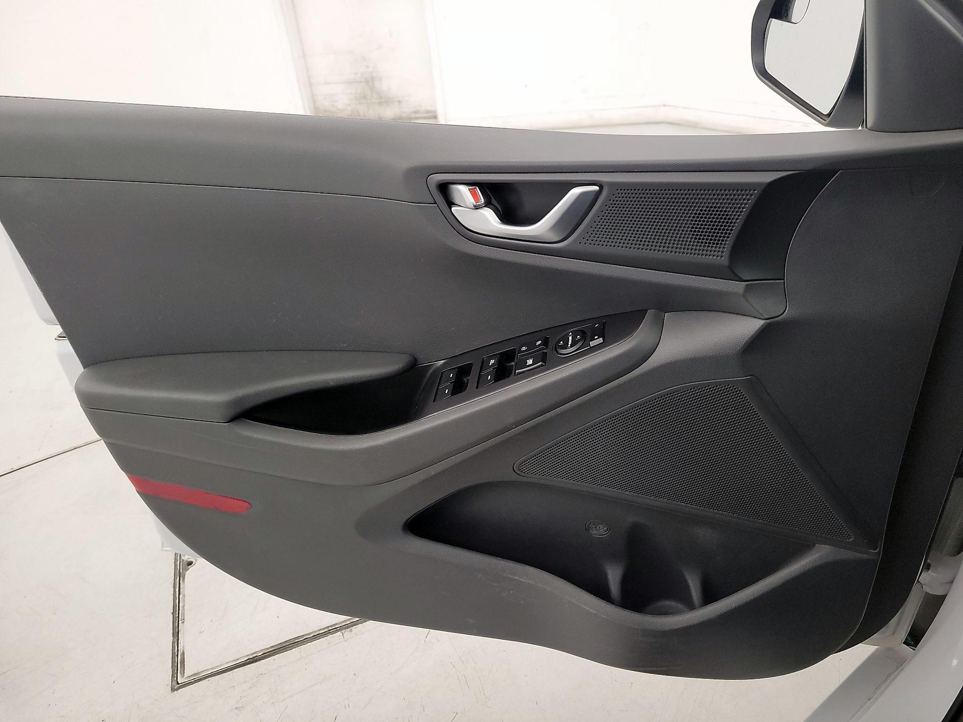 Thumbnail: 2019 Hyundai Ioniq - 12