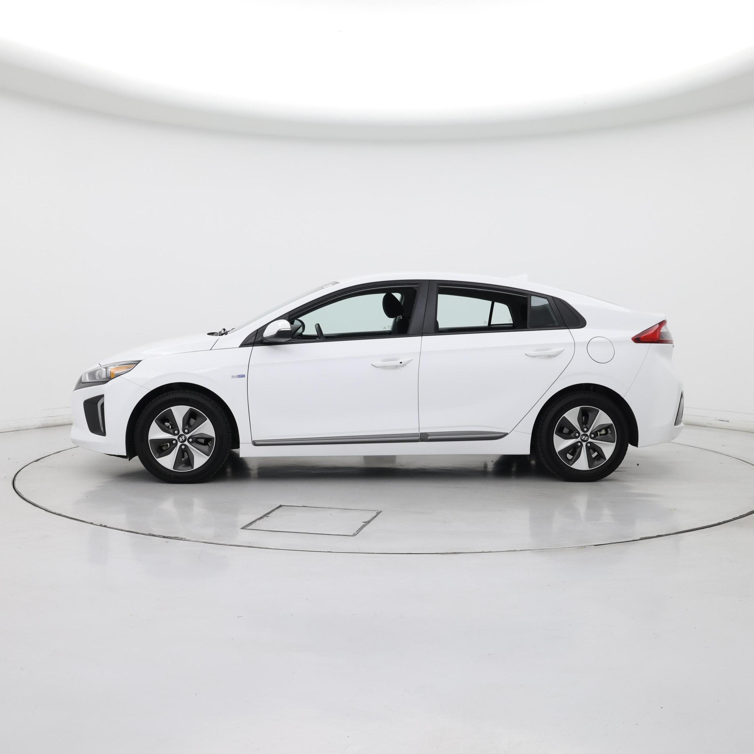 Thumbnail: 2019 Hyundai Ioniq - 3