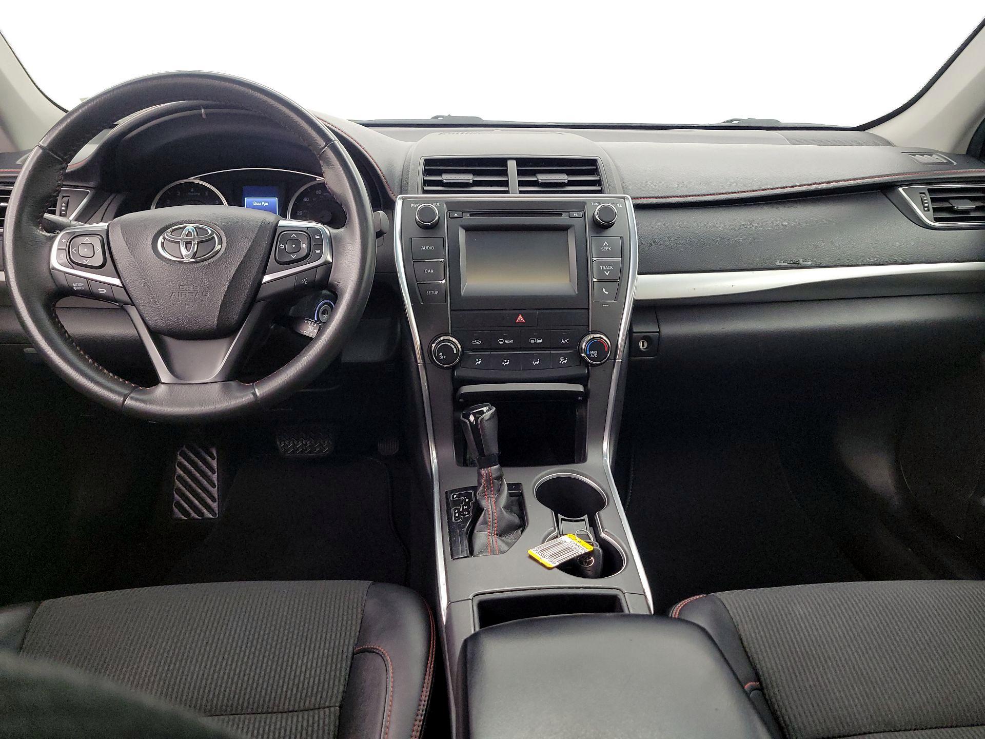 Thumbnail: 2017 Toyota Camry - 9