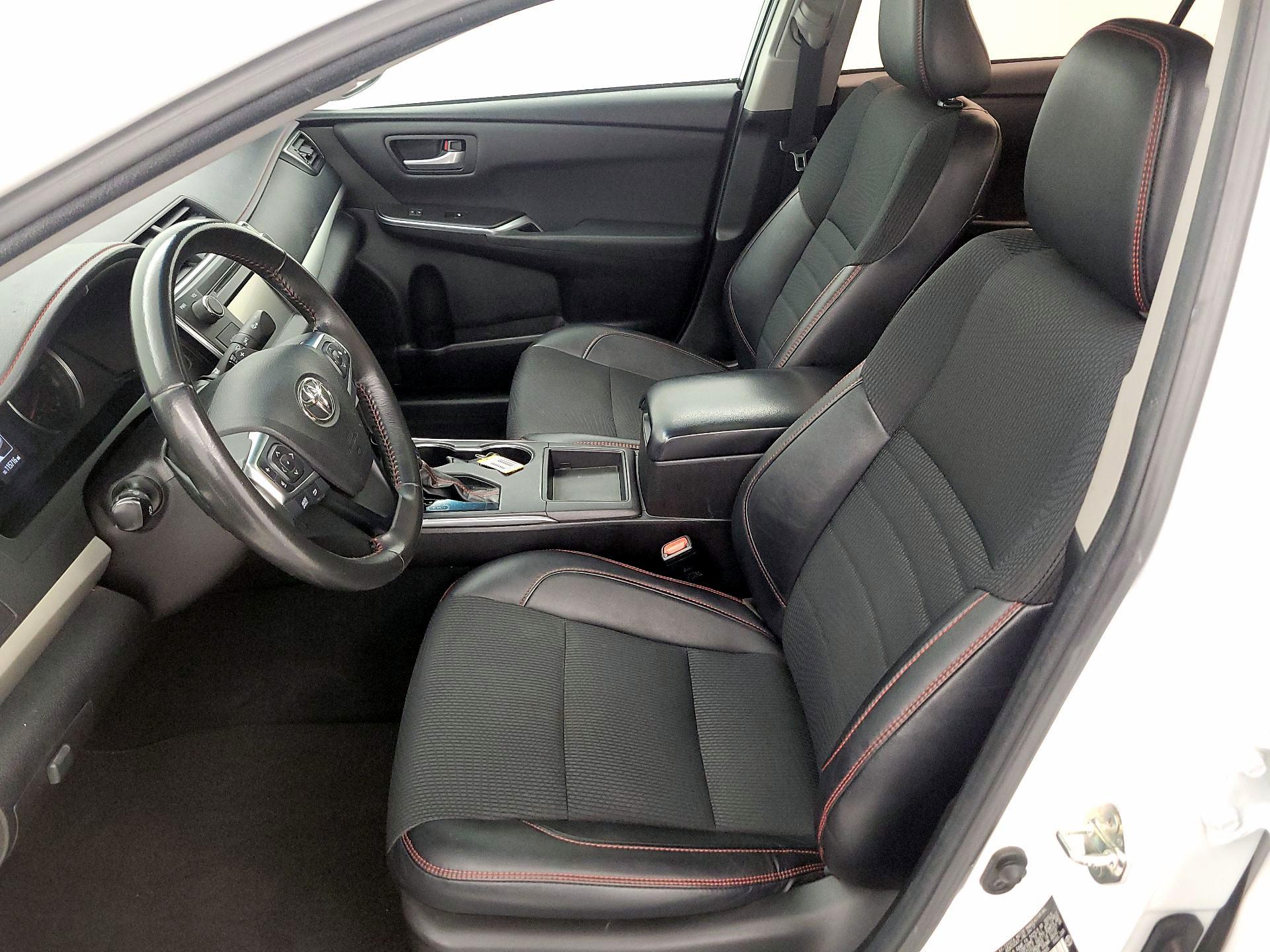 Thumbnail: 2017 Toyota Camry - 11