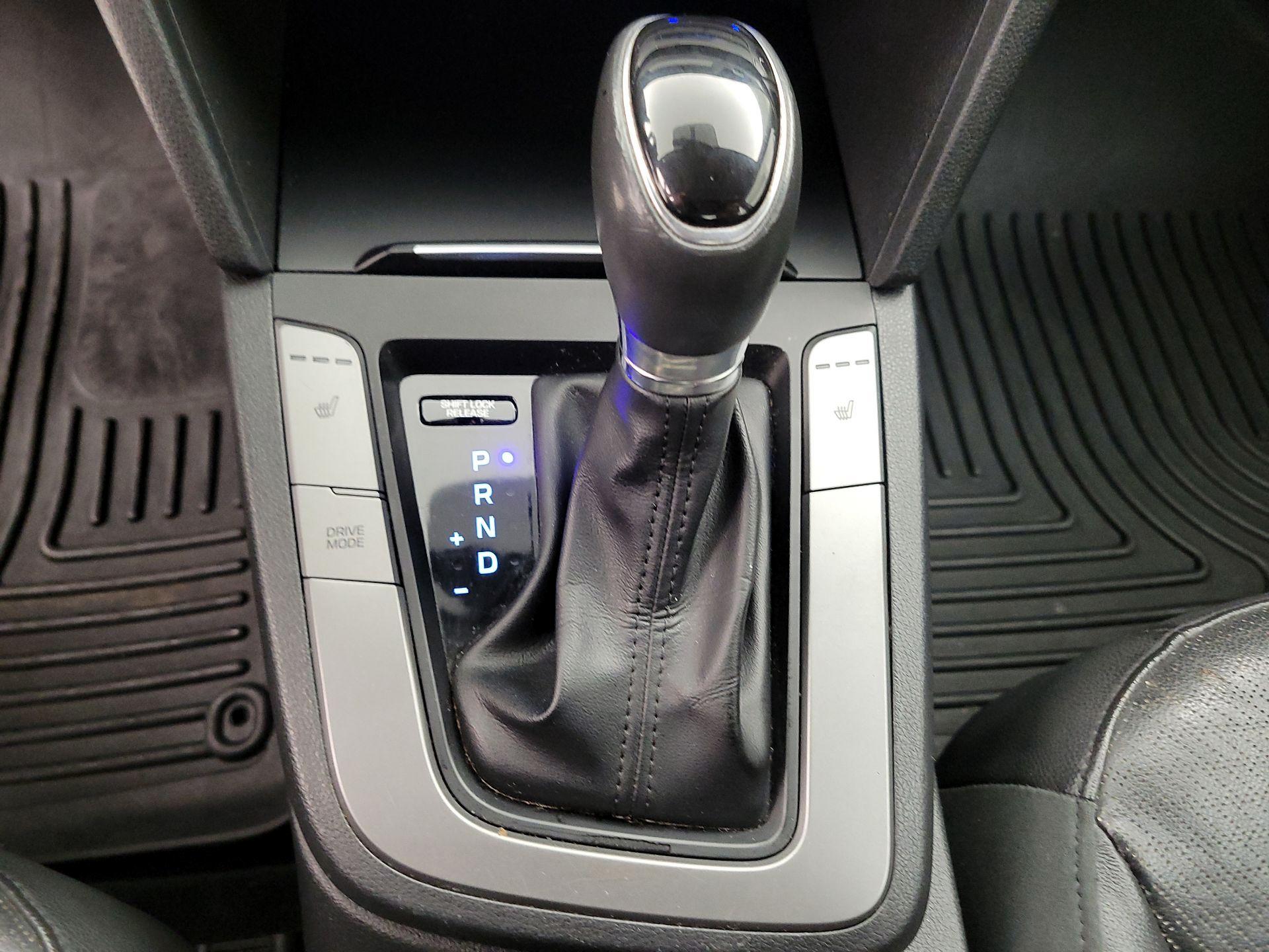 Thumbnail: 2017 Hyundai Elantra - 18