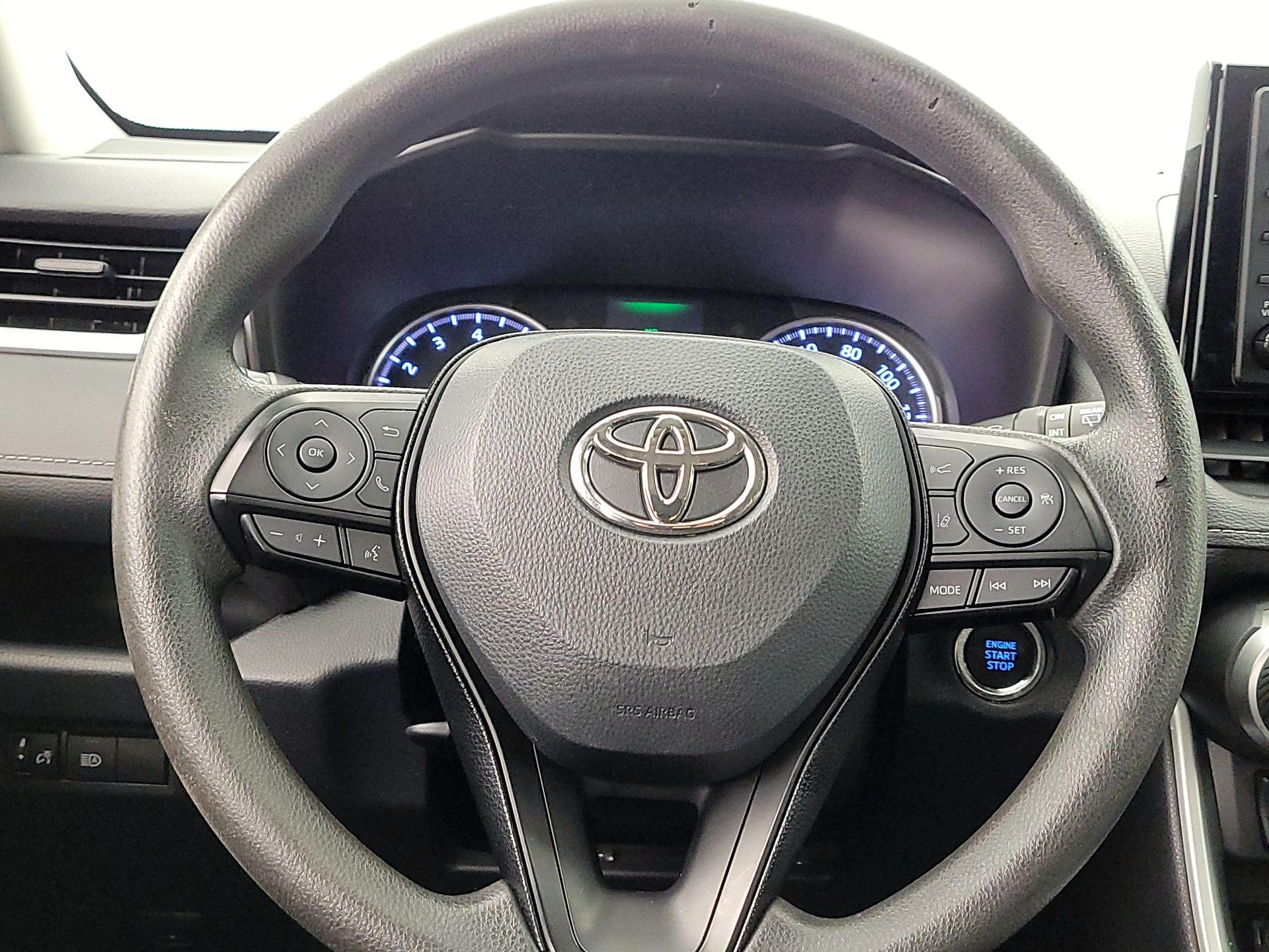 Thumbnail: 2020 Toyota RAV4 - 10