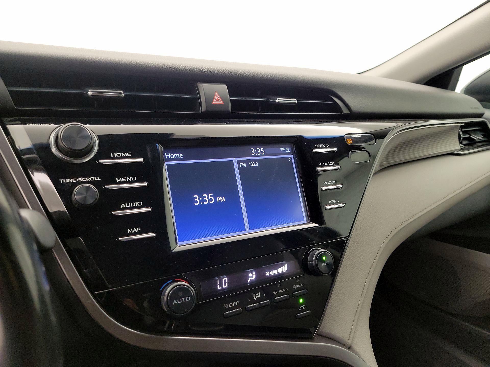 Thumbnail: 2019 Toyota Camry - 15