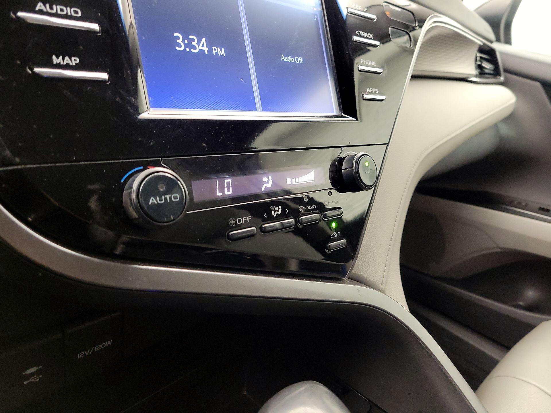 Thumbnail: 2019 Toyota Camry - 16
