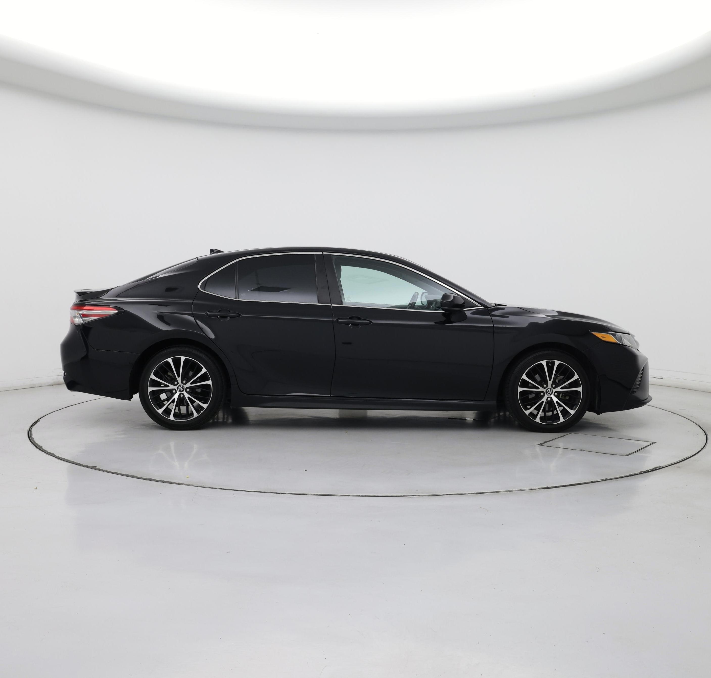 Thumbnail: 2019 Toyota Camry - 7
