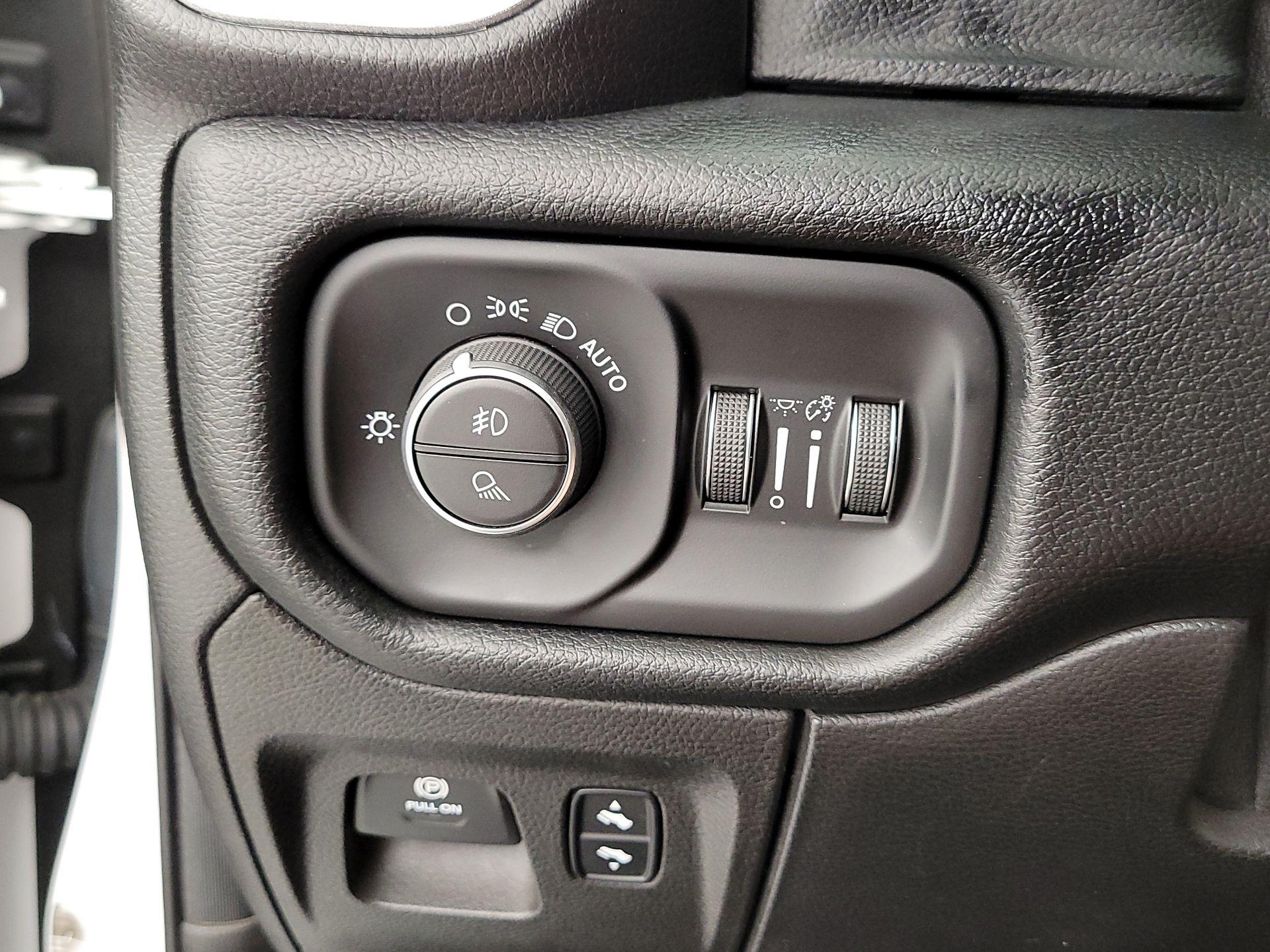 Thumbnail: 2019 RAM 1500 - 13