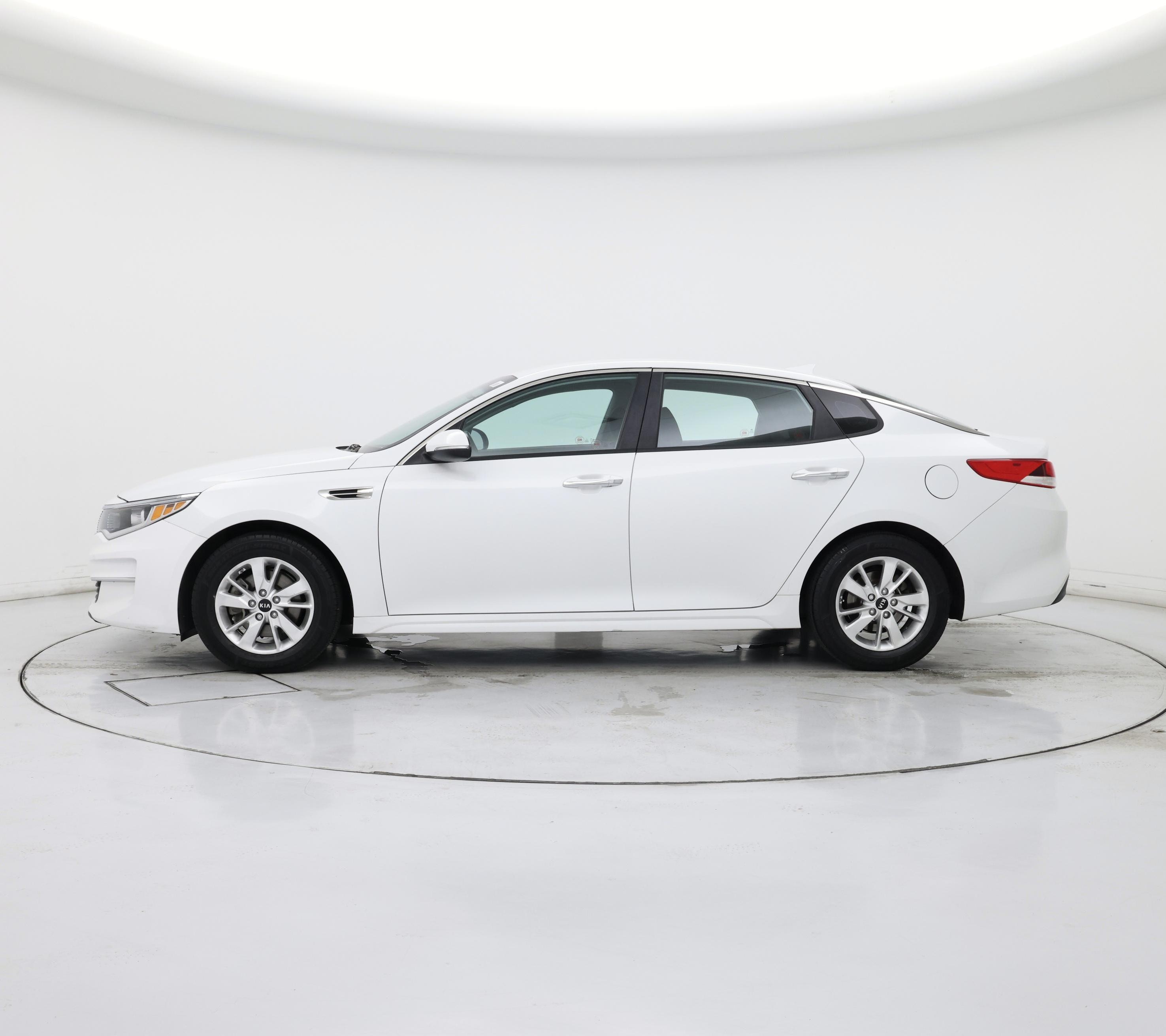 Thumbnail: 2018 Kia Optima - 3