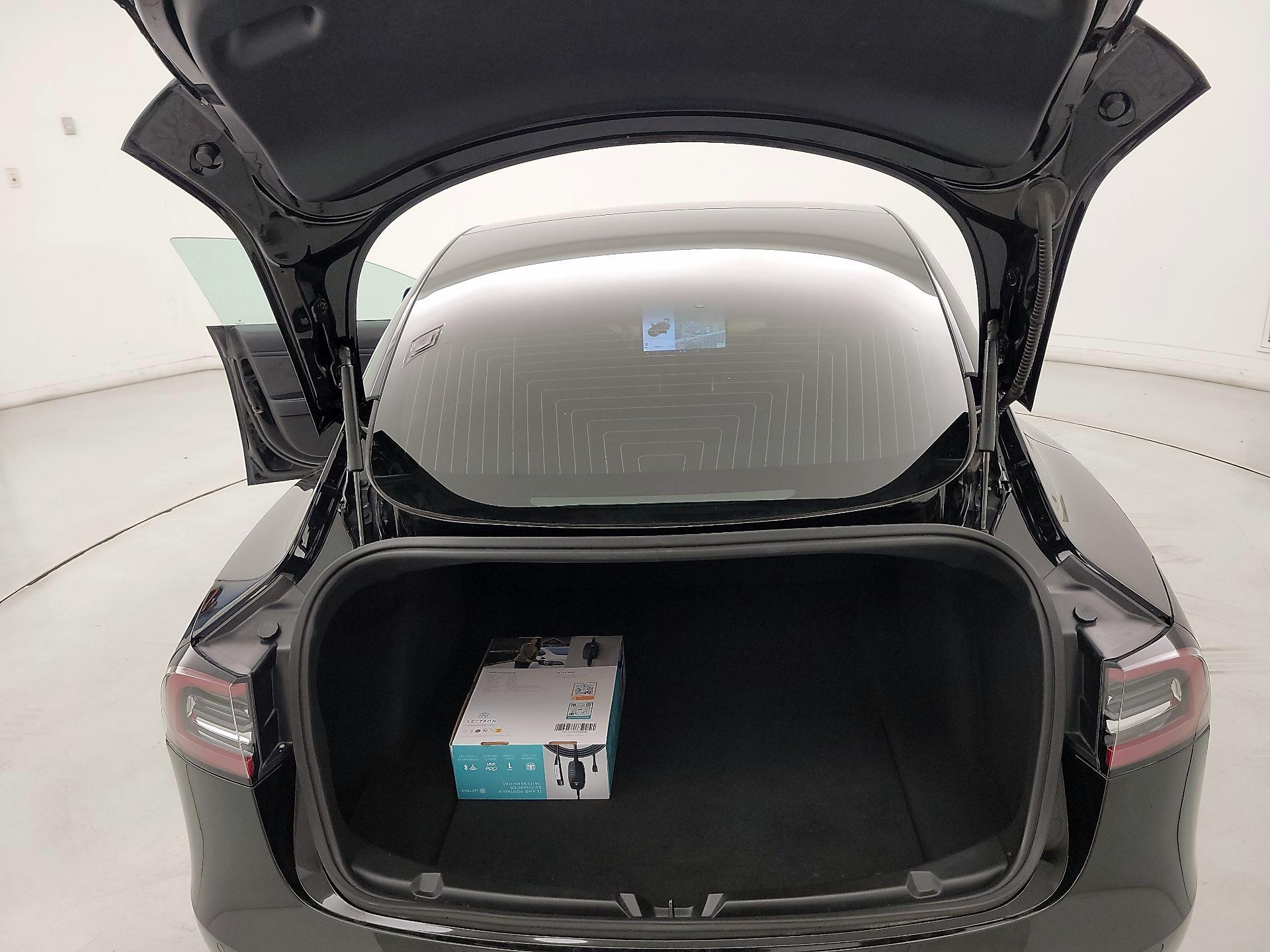 Thumbnail: 2018 Tesla Model 3 - 20