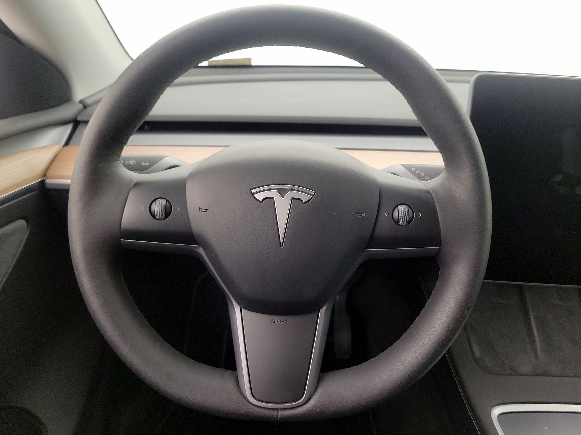 Thumbnail: 2023 Tesla Model Y - 10