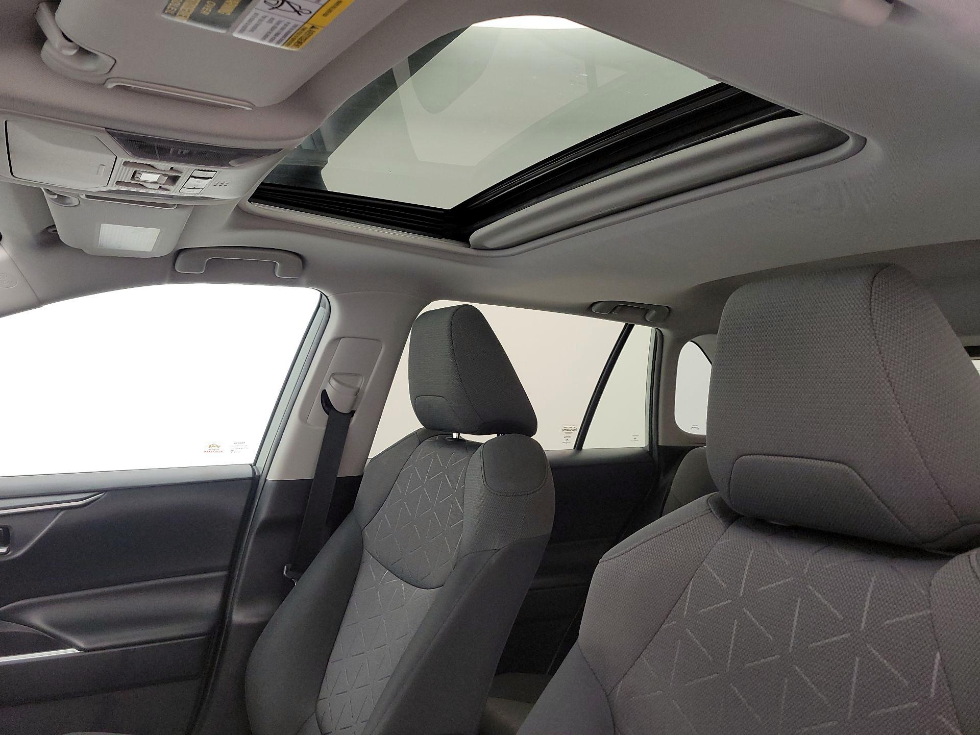Thumbnail: 2020 Toyota RAV4 - 19