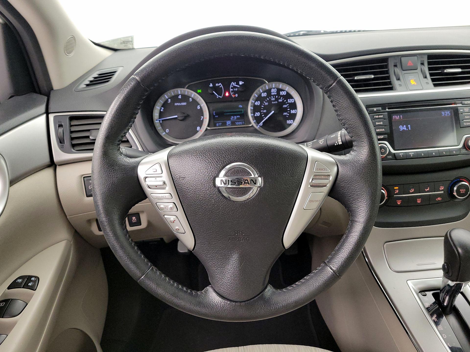 Thumbnail: 2015 Nissan Sentra - 10