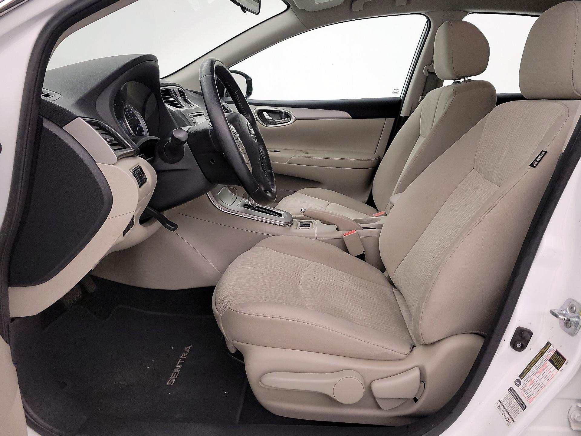 Thumbnail: 2015 Nissan Sentra - 11