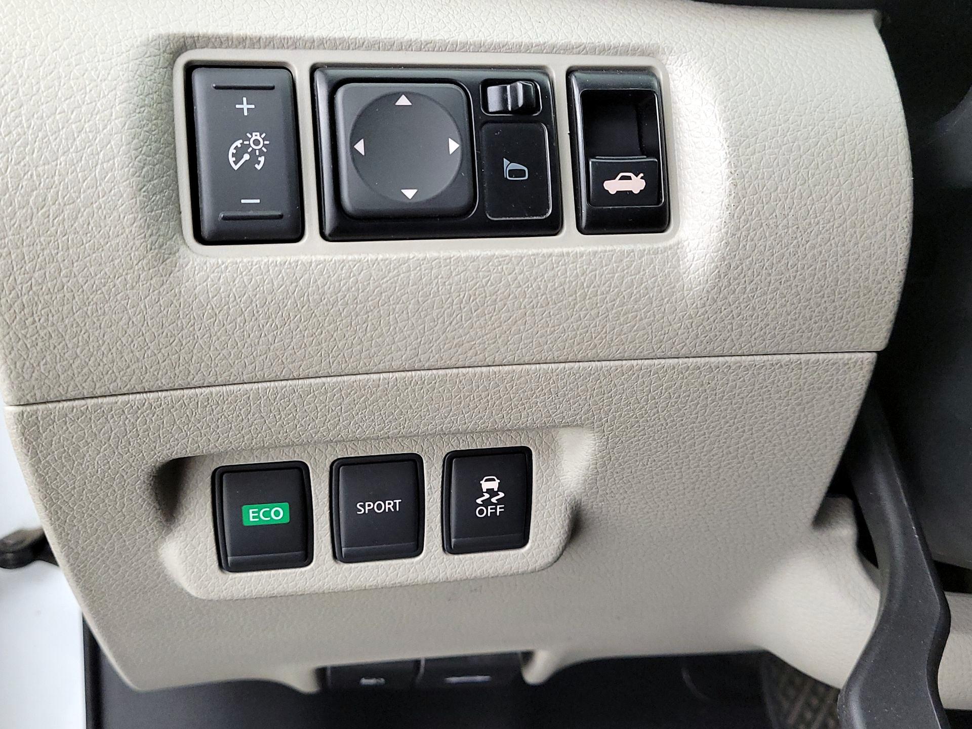 Thumbnail: 2015 Nissan Sentra - 13