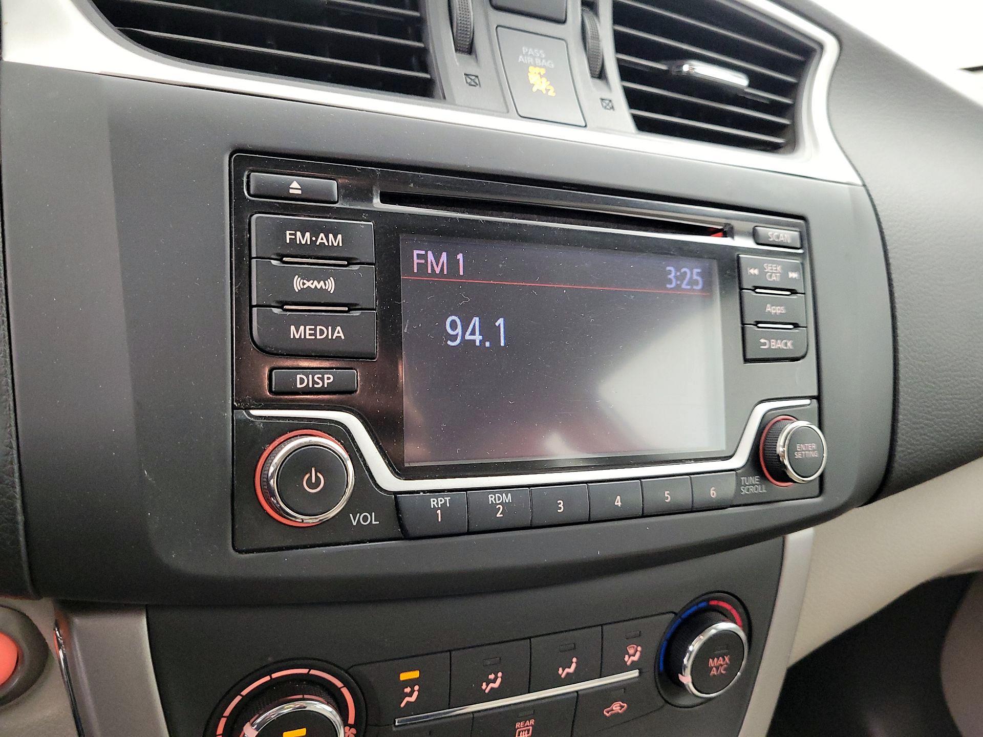 Thumbnail: 2015 Nissan Sentra - 15