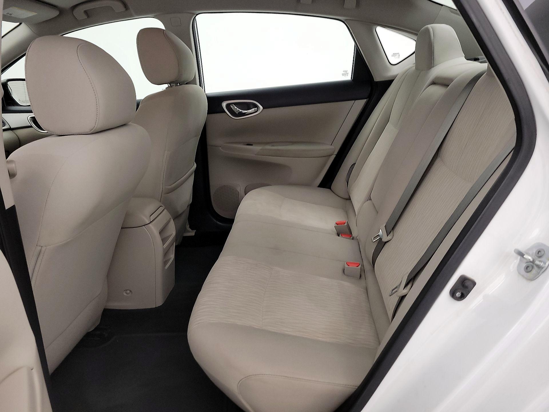 Thumbnail: 2015 Nissan Sentra - 19