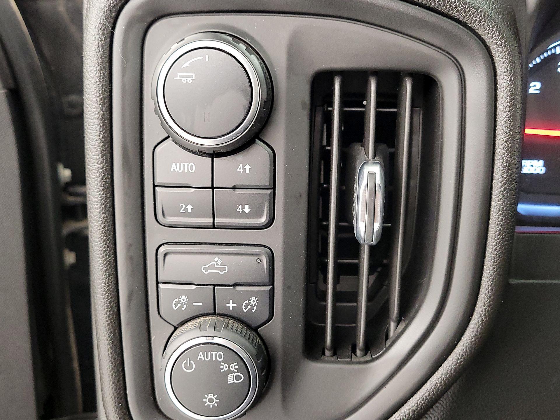 Thumbnail: 2020 Chevrolet Silverado 1500 - 13