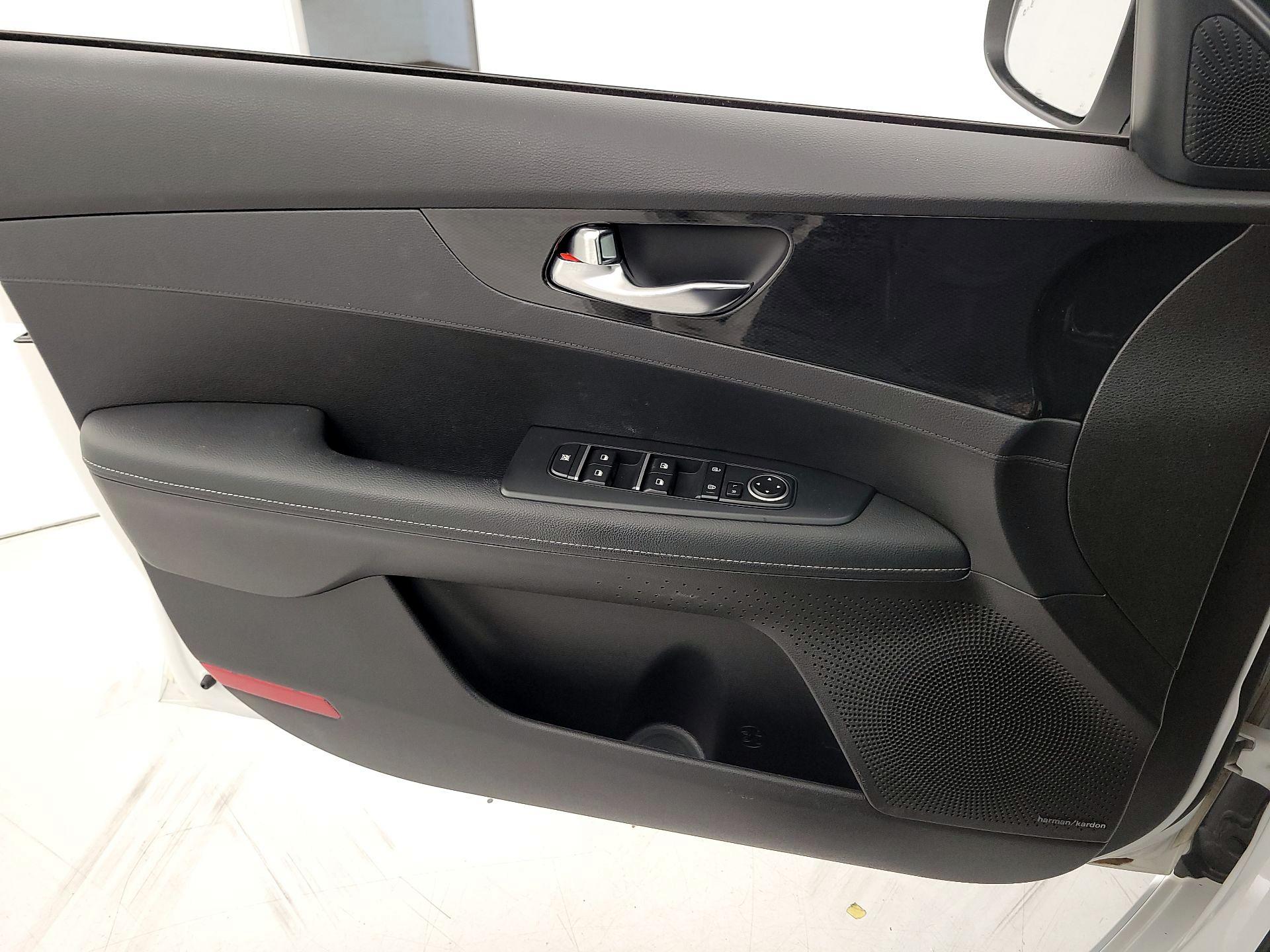Thumbnail: 2021 Kia Forte - 12