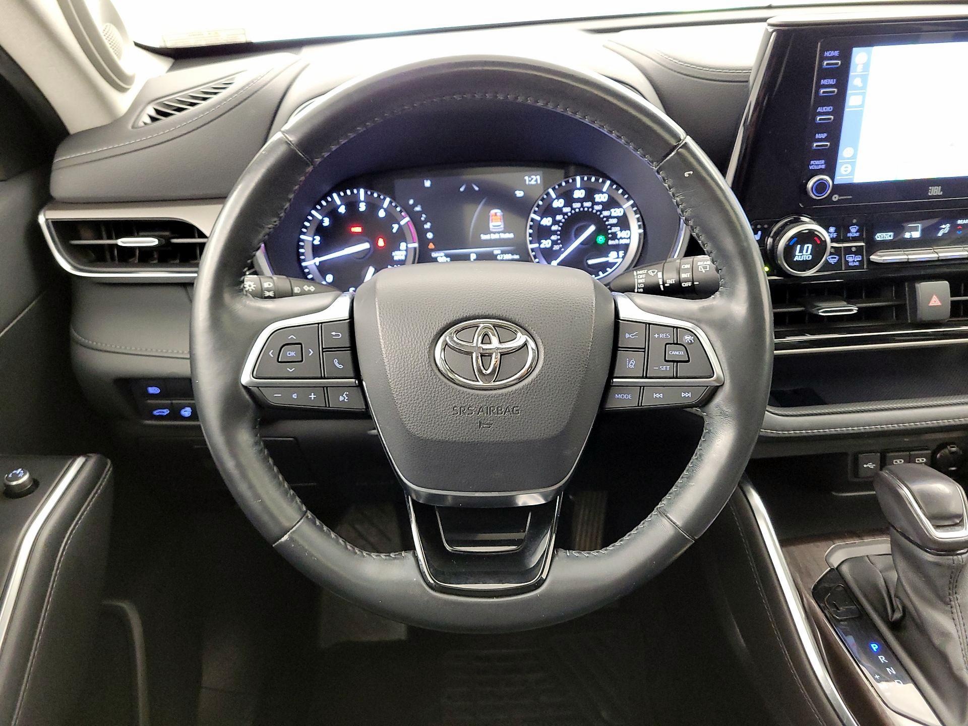 Thumbnail: 2021 Toyota Highlander - 10