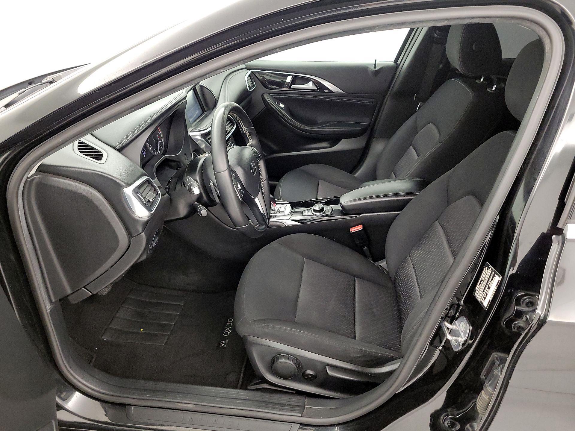 Thumbnail: 2019 INFINITI QX30 - 11