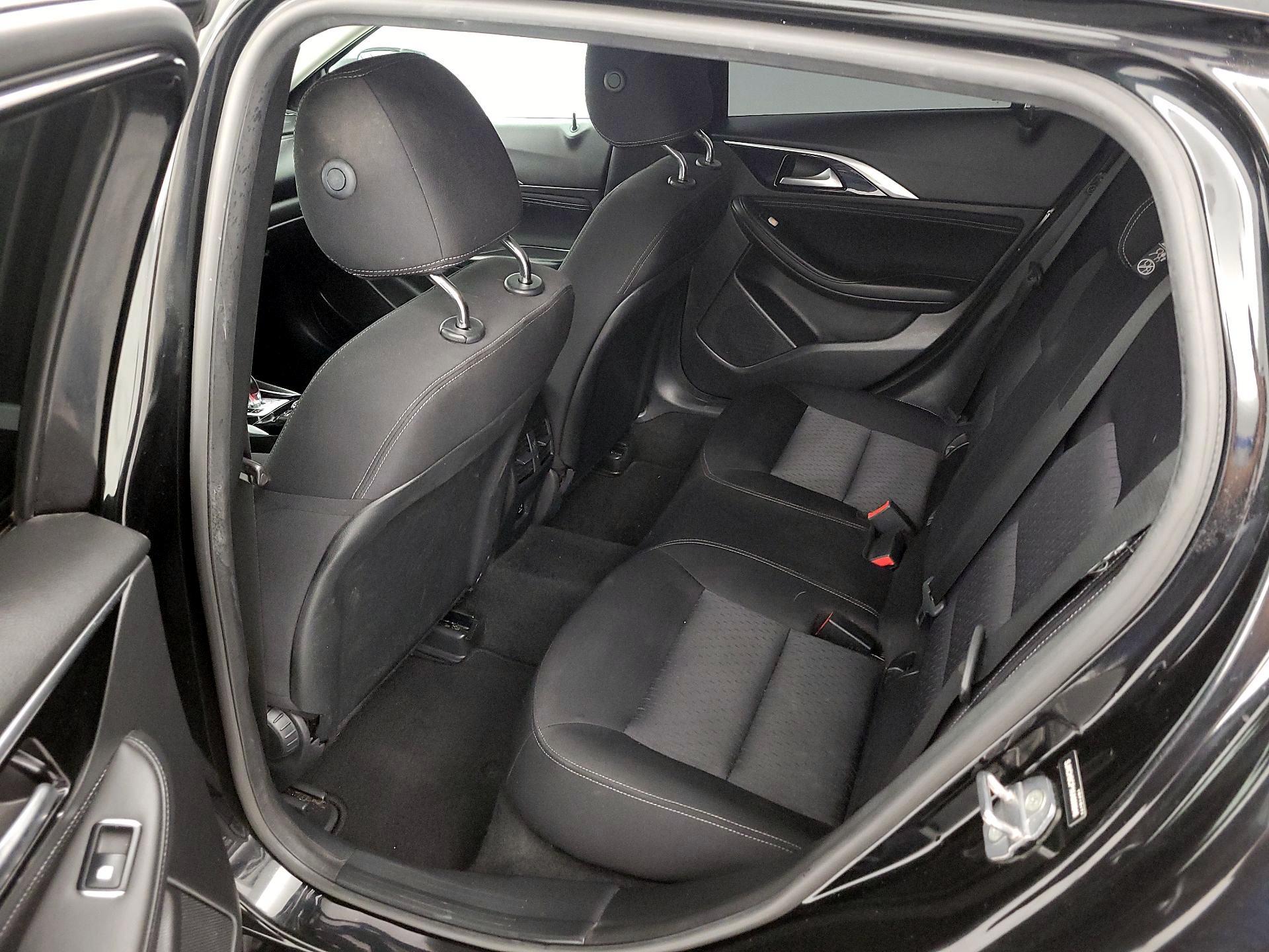 Thumbnail: 2019 INFINITI QX30 - 19