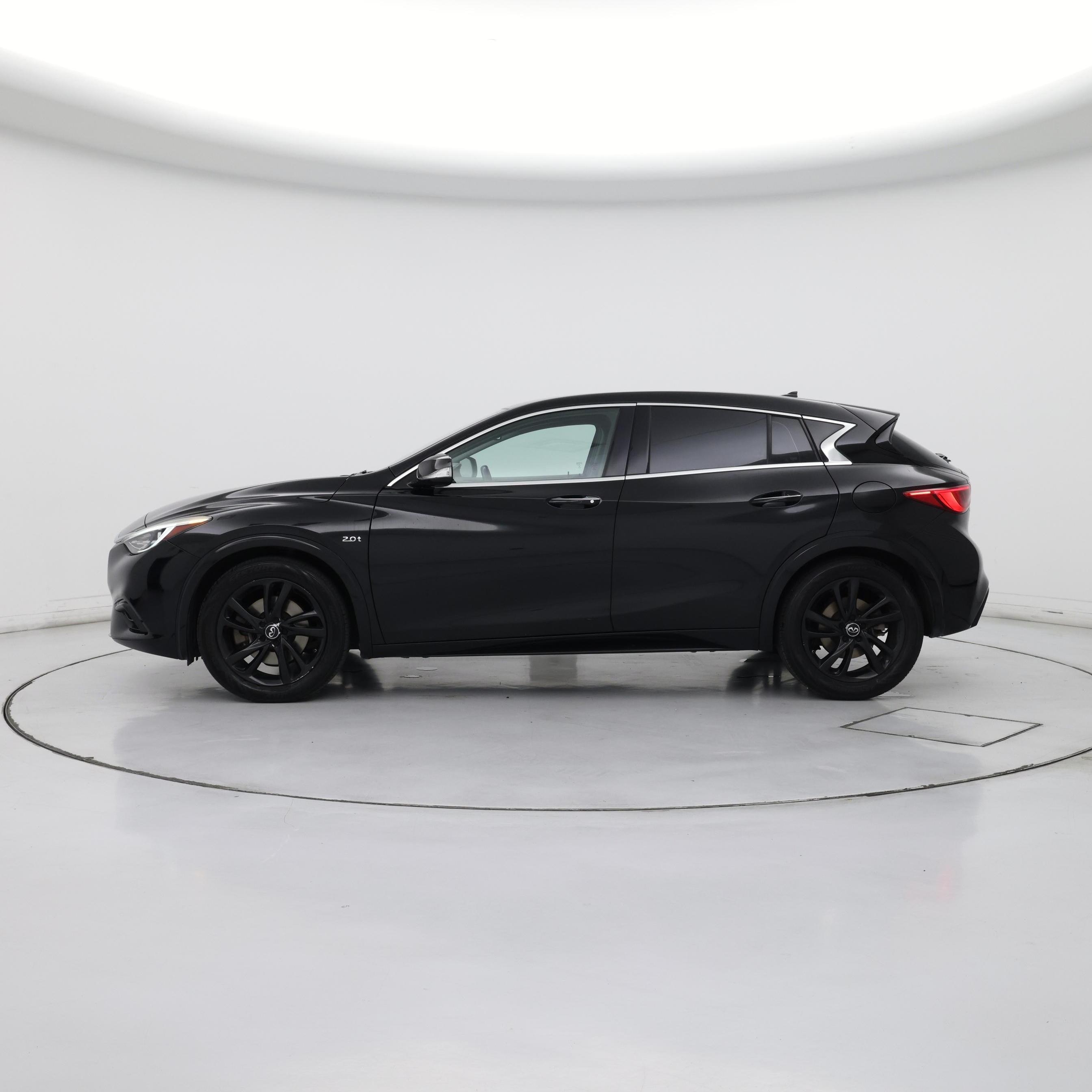 Thumbnail: 2019 INFINITI QX30 - 3