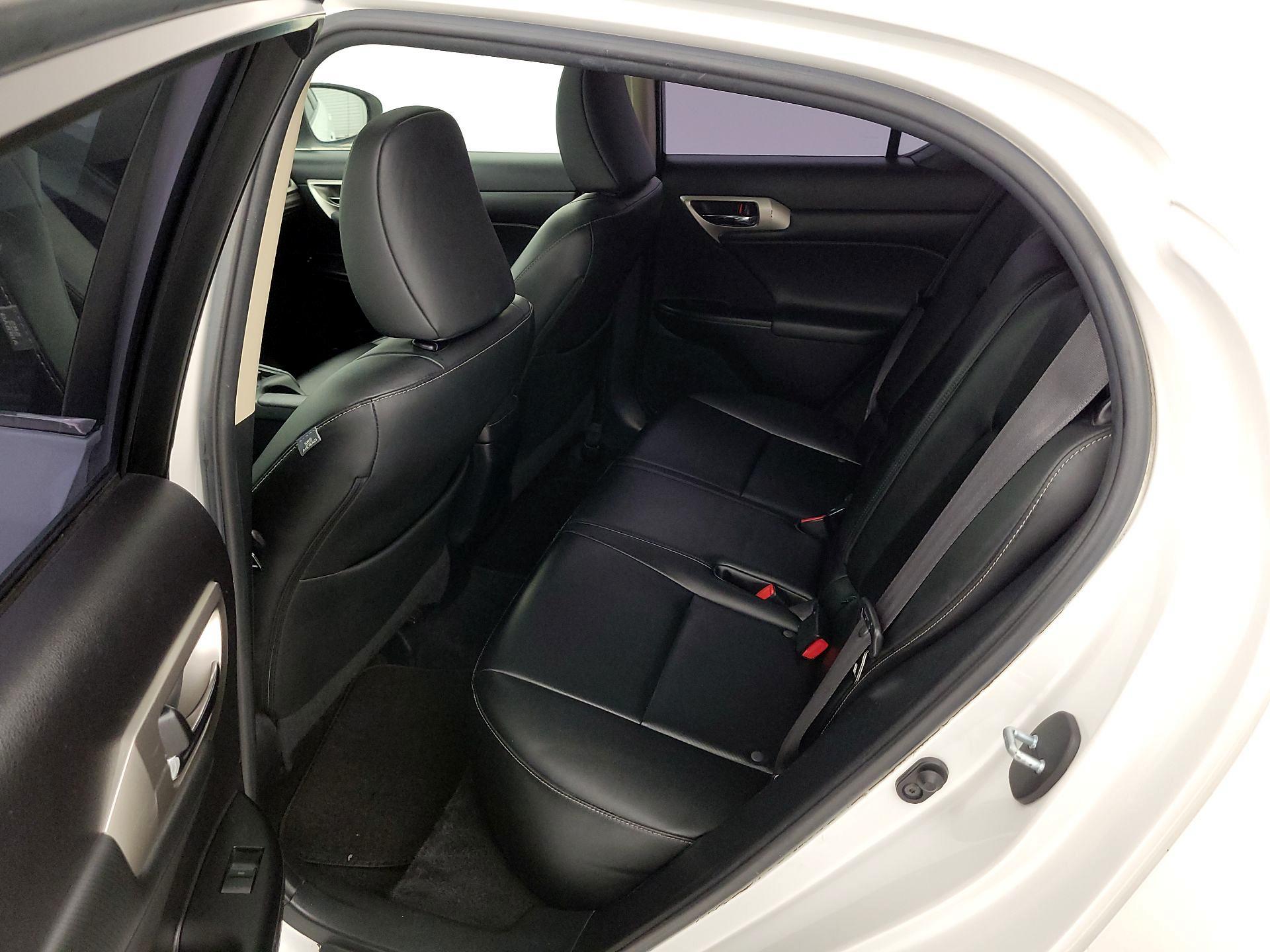 Thumbnail: 2015 Lexus CT - 19